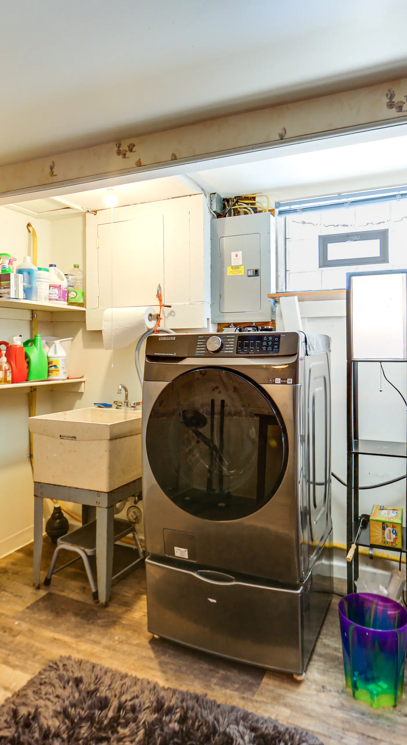 Pet Friendly, Private! Multi-Level Brookline Home