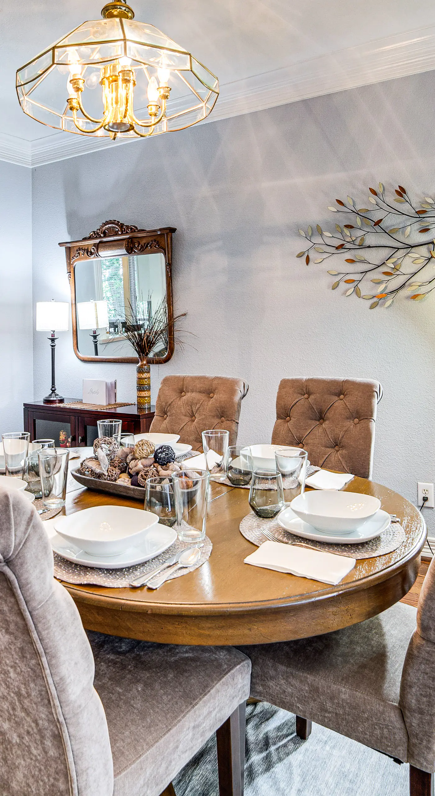 Uptown Dallas Group Getaway Near Art, Eats & More!