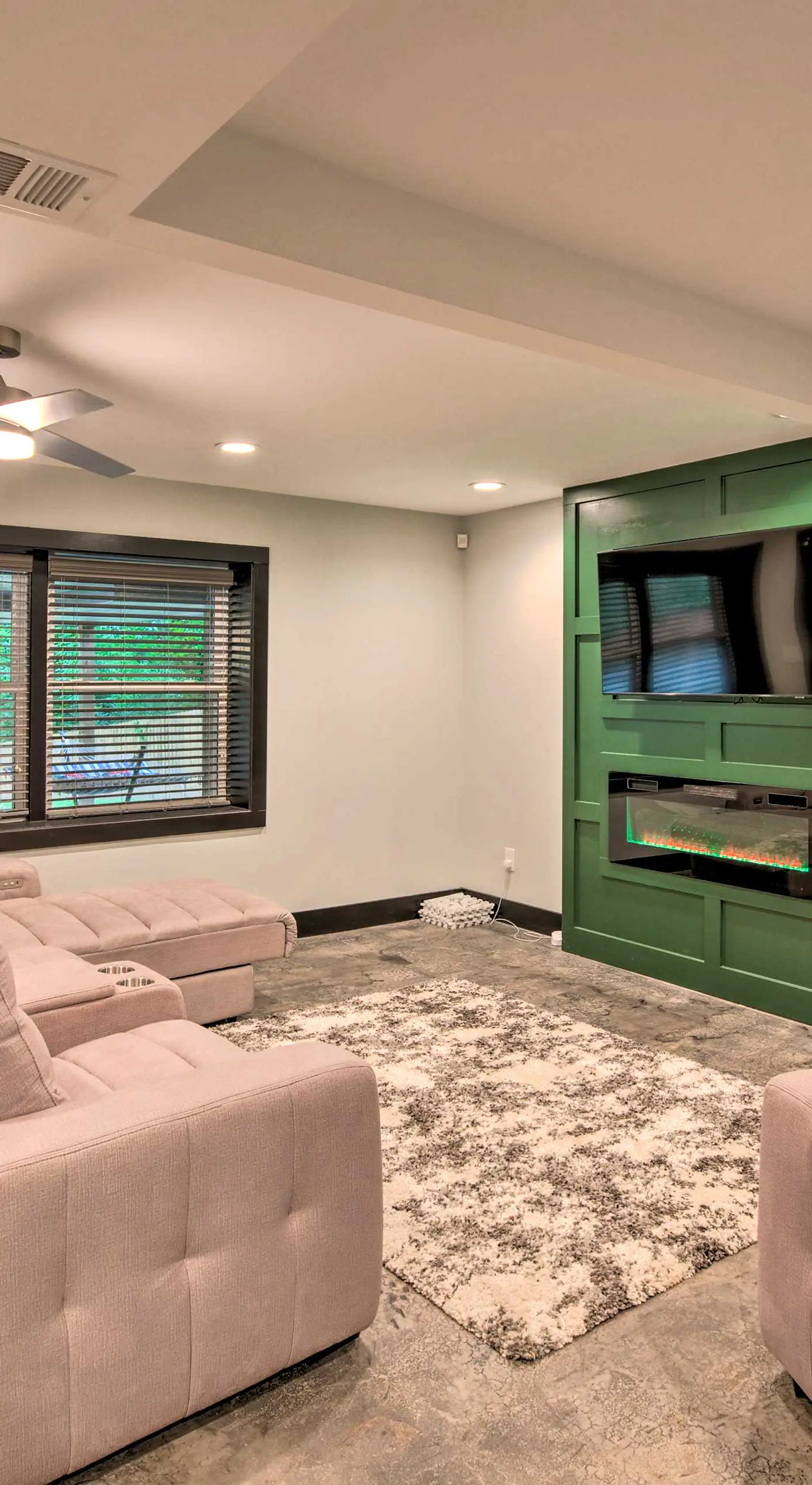 5 Mi to Mercedes-Benz Stadium: Stylish ATL Retreat