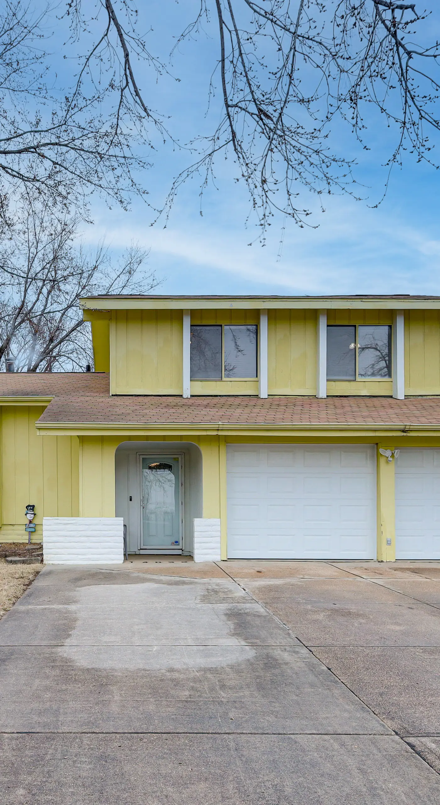 Bring the Family! Suburban Home w/ Yard in Omaha