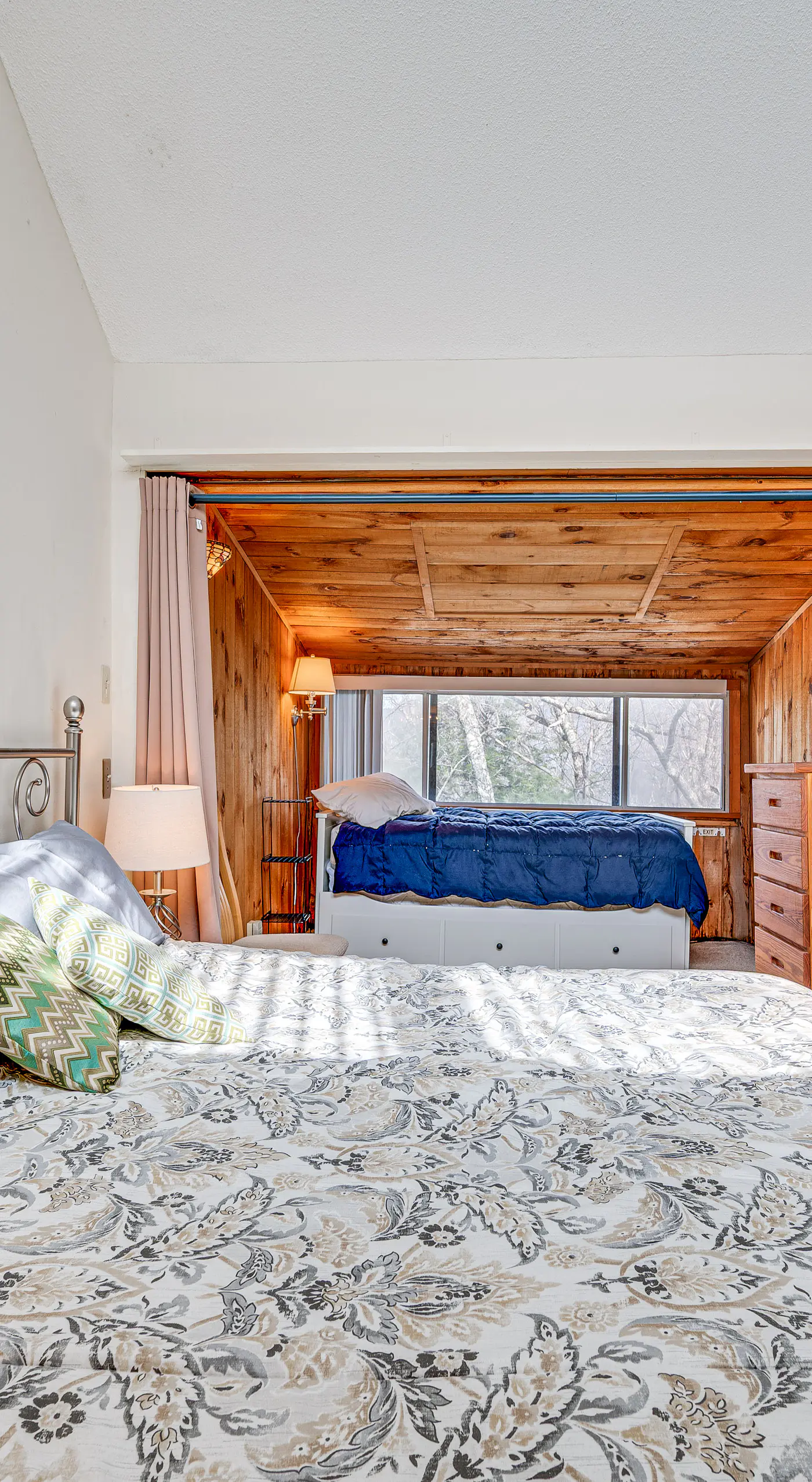 Mountain Resort Condo with King Bed Suite