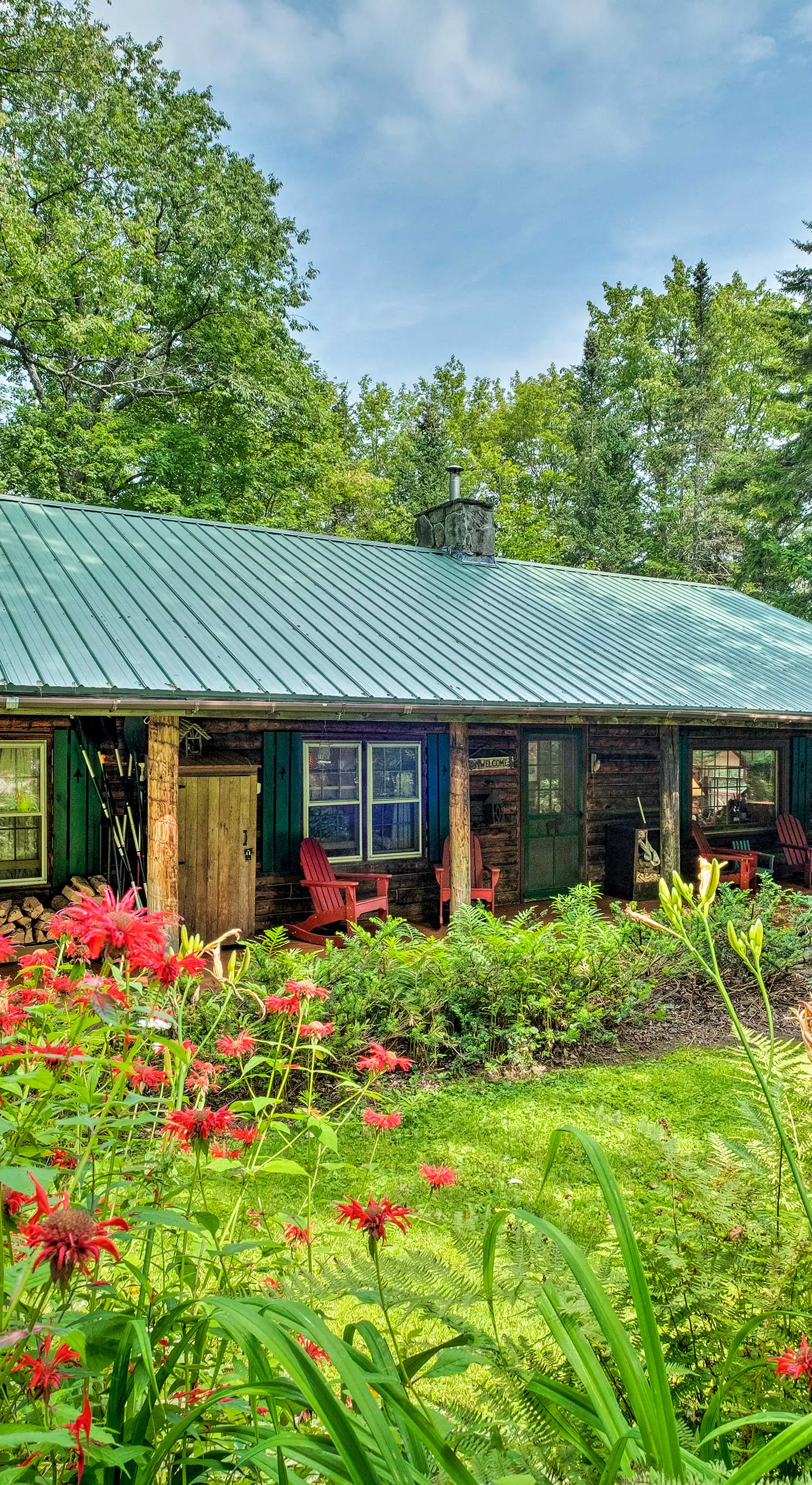 Private Wooded Cabin: 7 Mi to Mount Snow!