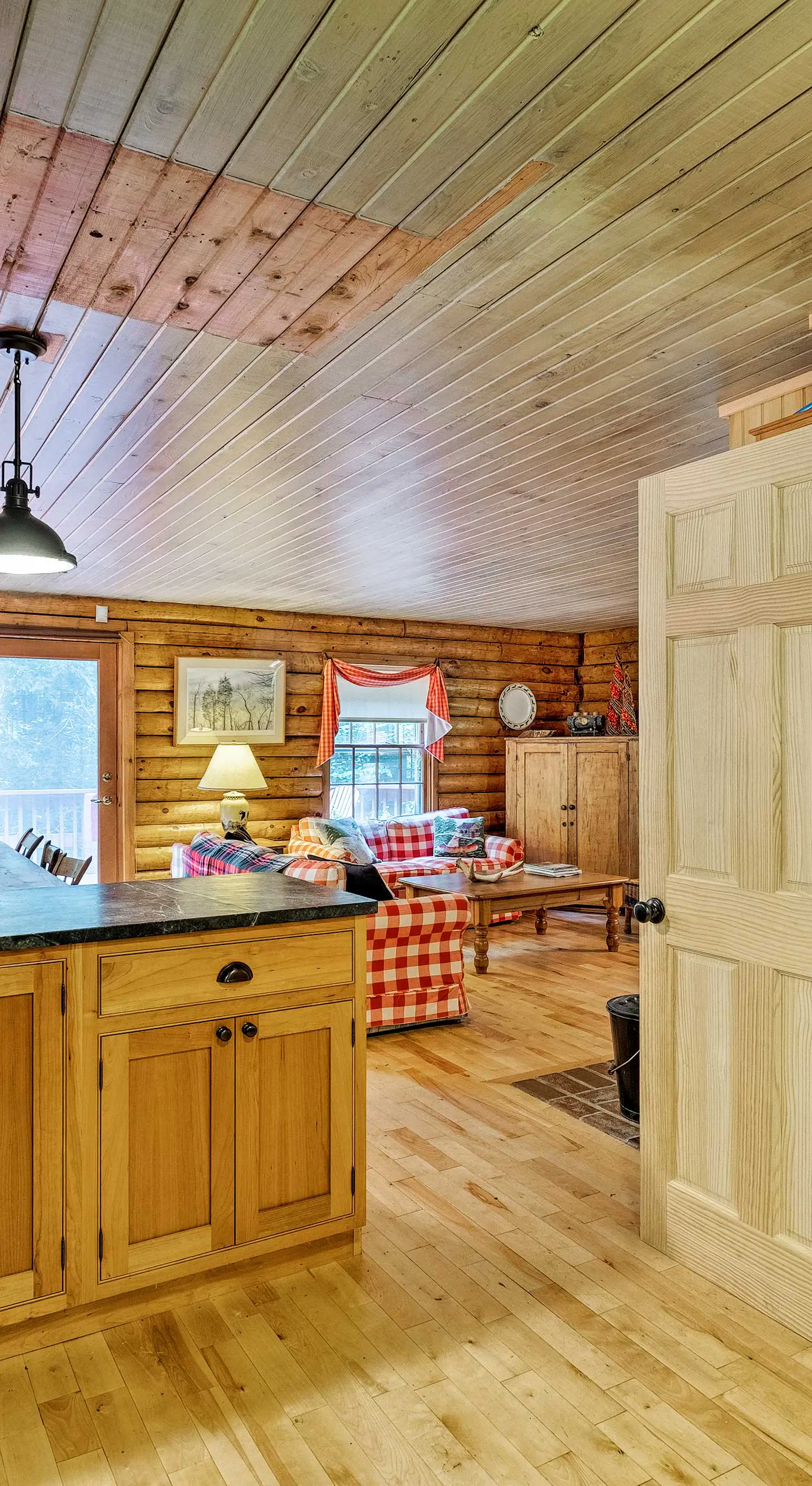 Private Wooded Cabin: 7 Mi to Mount Snow!