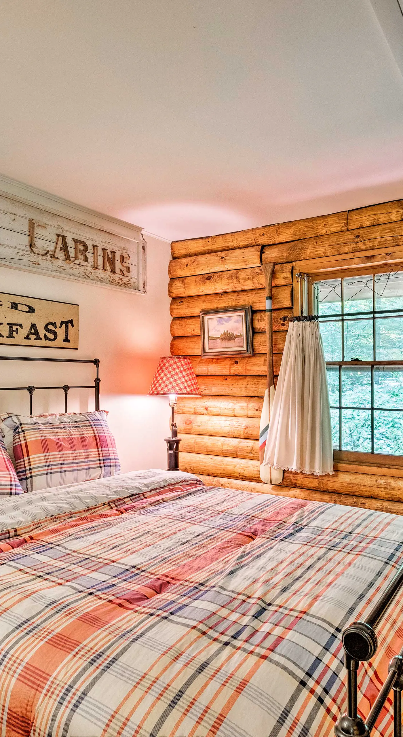 Private Wooded Cabin: 7 Mi to Mount Snow!