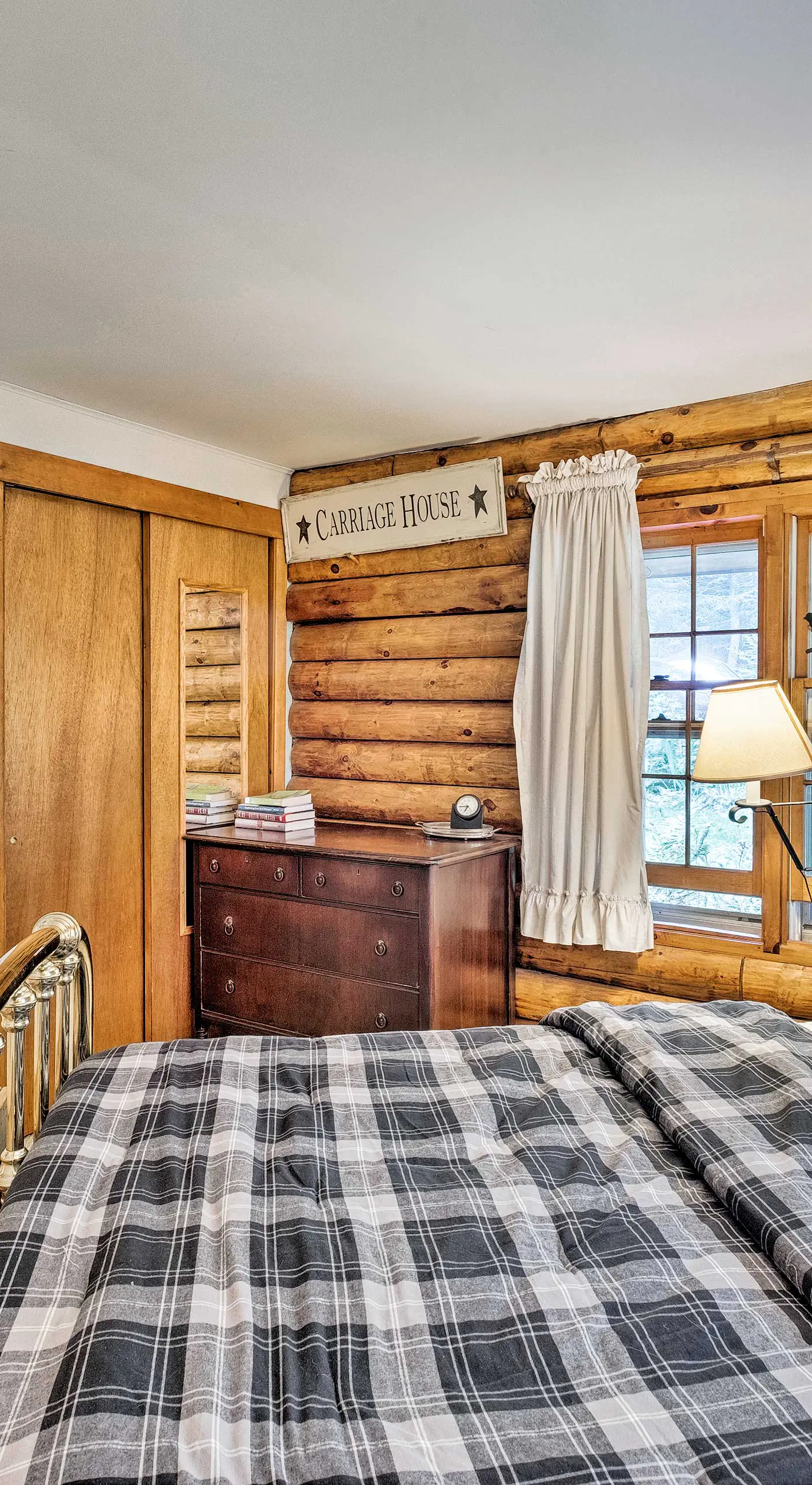 Private Wooded Cabin: 7 Mi to Mount Snow!