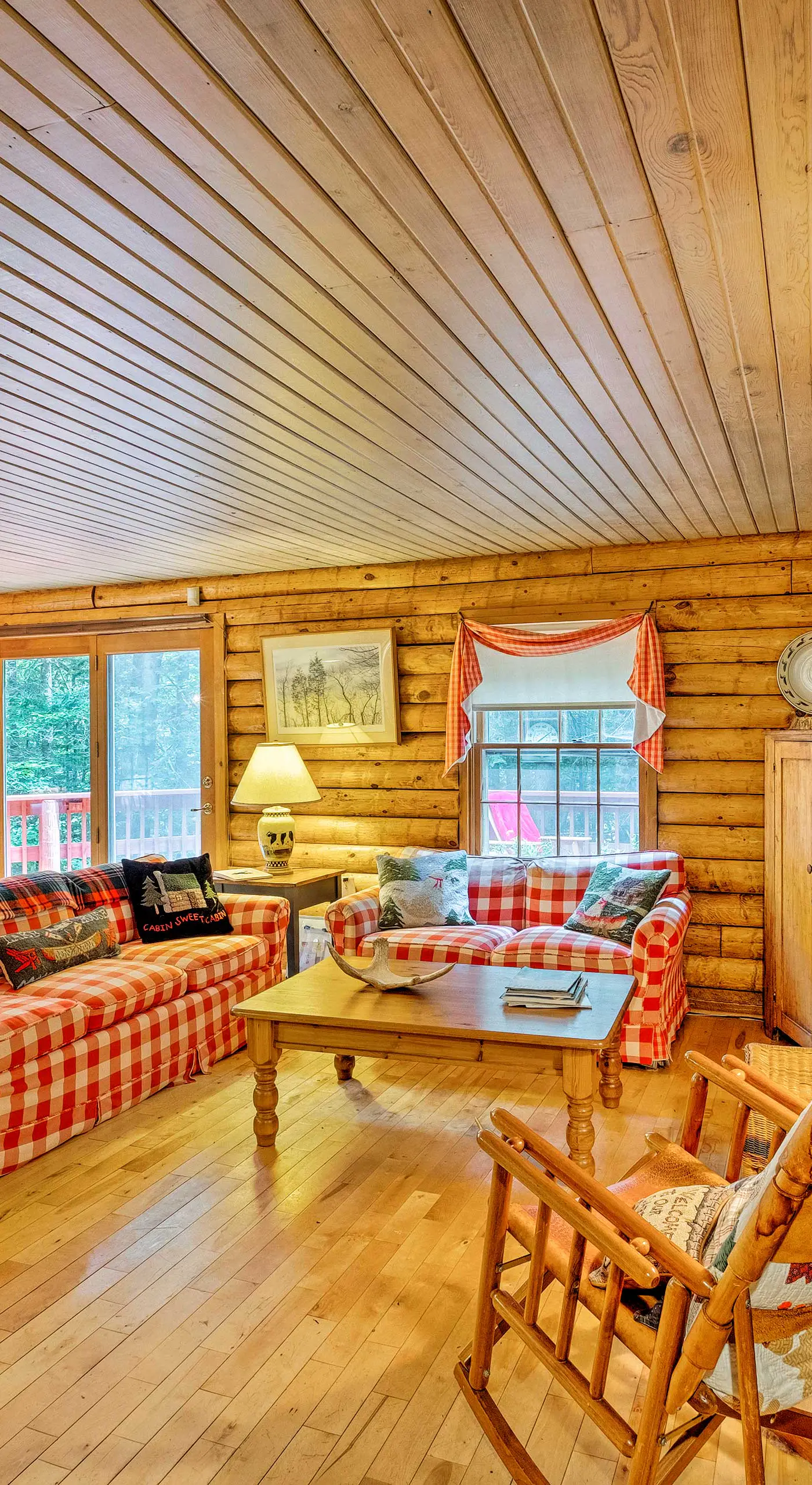 Private Wooded Cabin: 7 Mi to Mount Snow!
