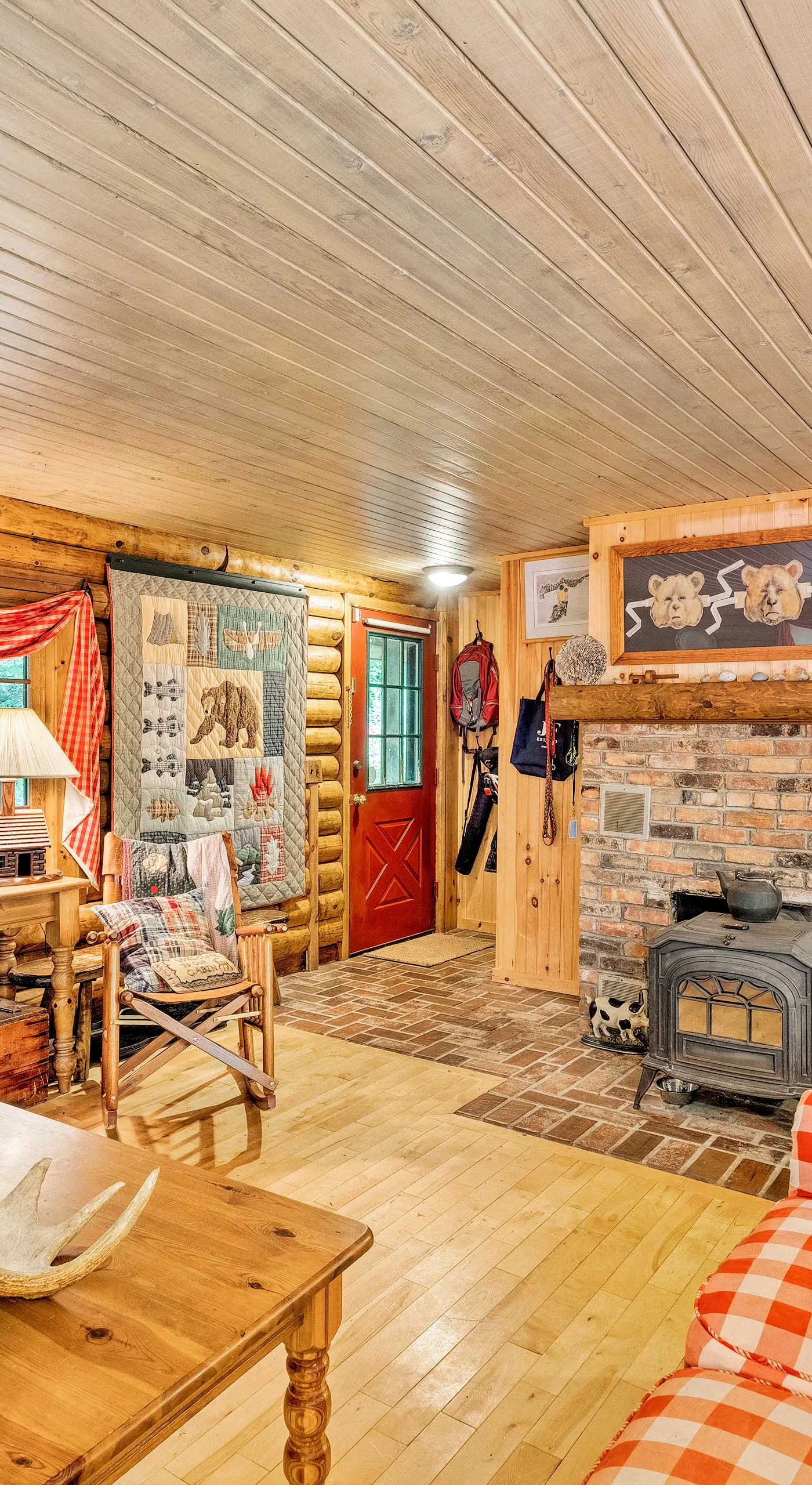 Private Wooded Cabin: 7 Mi to Mount Snow!