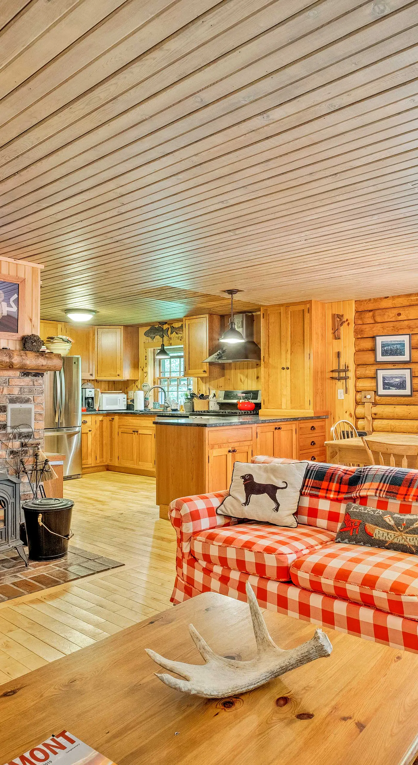 Private Wooded Cabin: 7 Mi to Mount Snow!