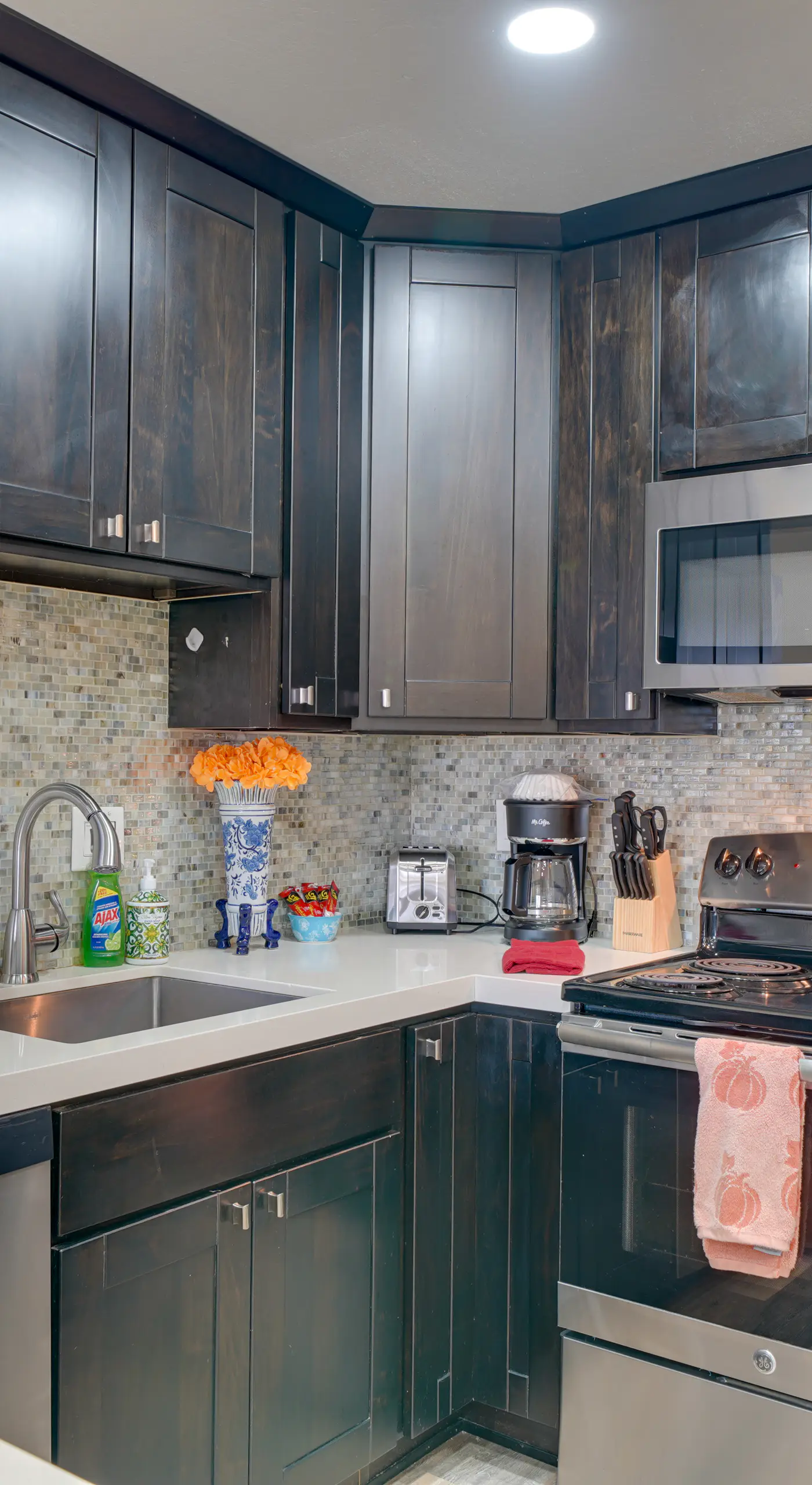 Sip, Golf & Explore: Pleasanton Retreat!
