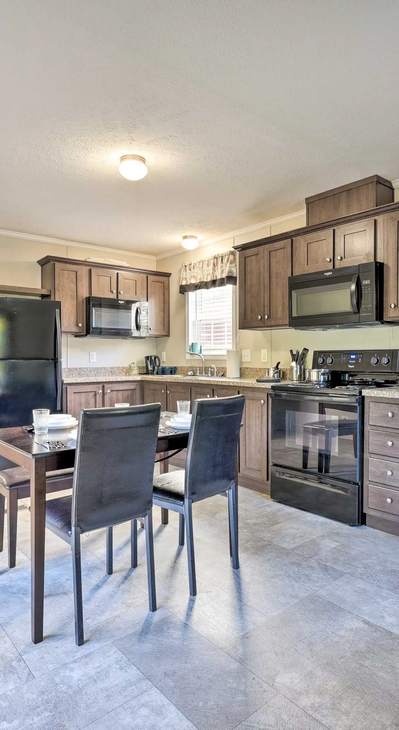 Cassopolis Cabin, Little Fish Lake On-Site!