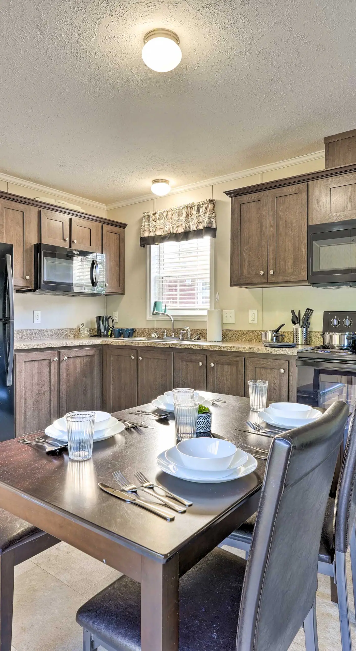 Cassopolis Cabin, Little Fish Lake On-Site!