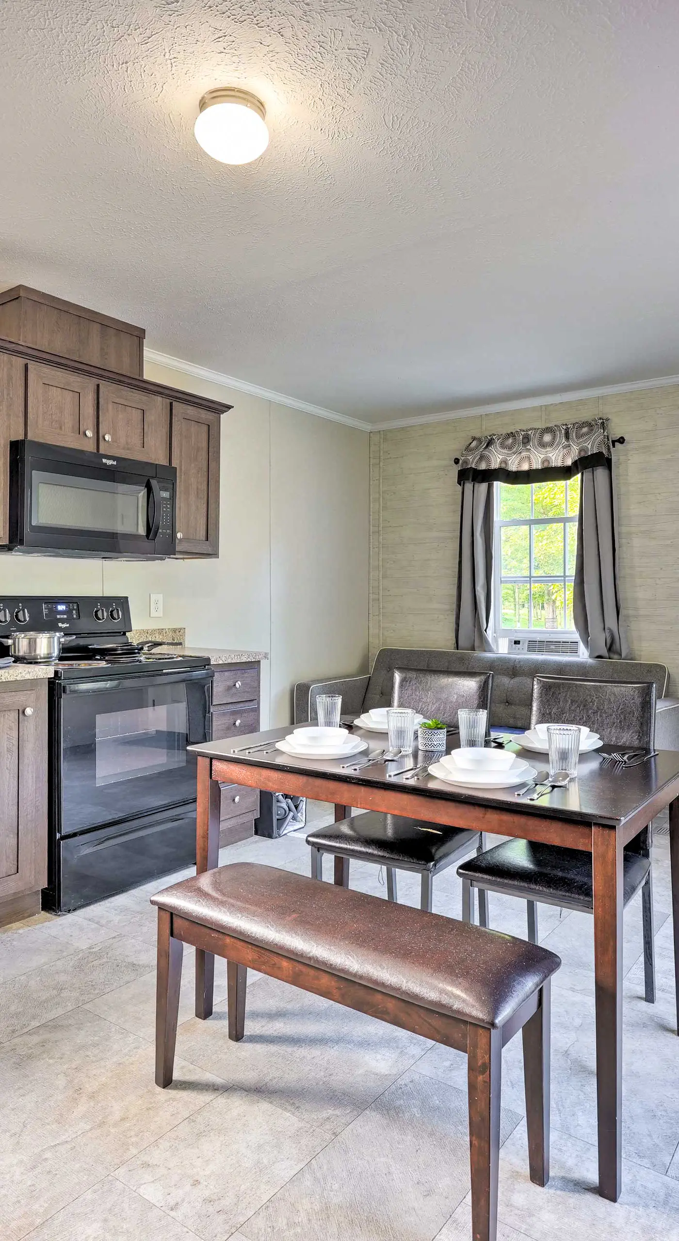 Cassopolis Cabin, Little Fish Lake On-Site!
