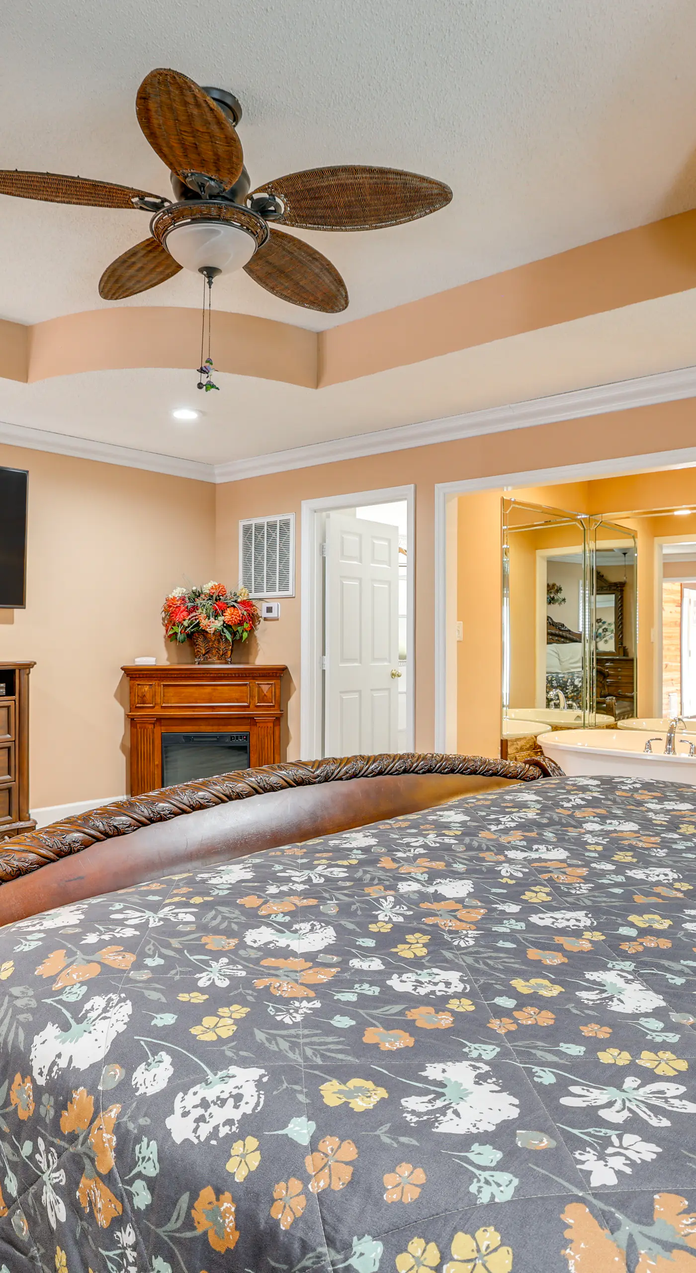 Fire Pit + Game Room: Lakefront Escape in Trenton!