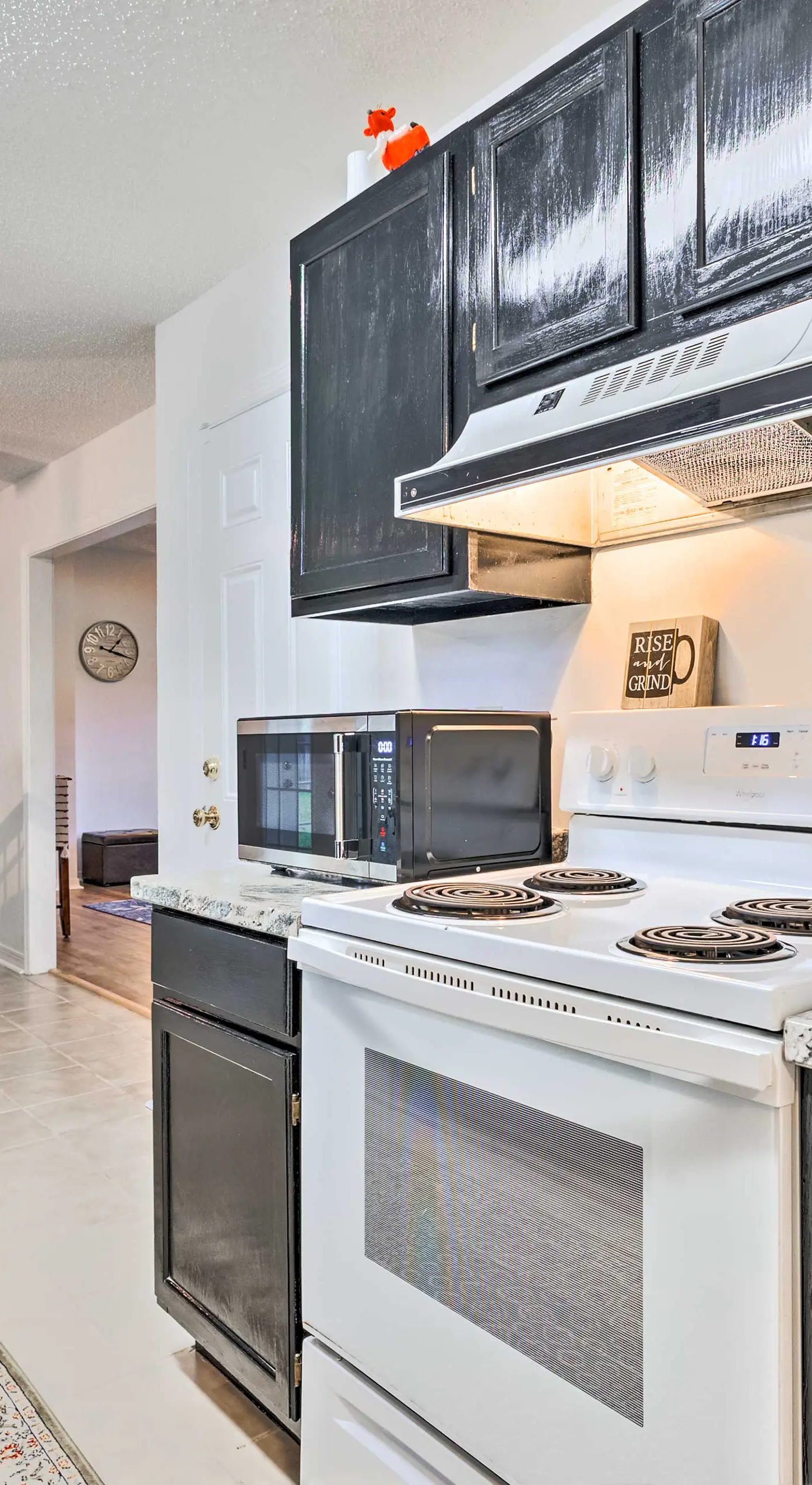Ocean Springs Home w/ Sunroom ~ 5 Mi to Beach