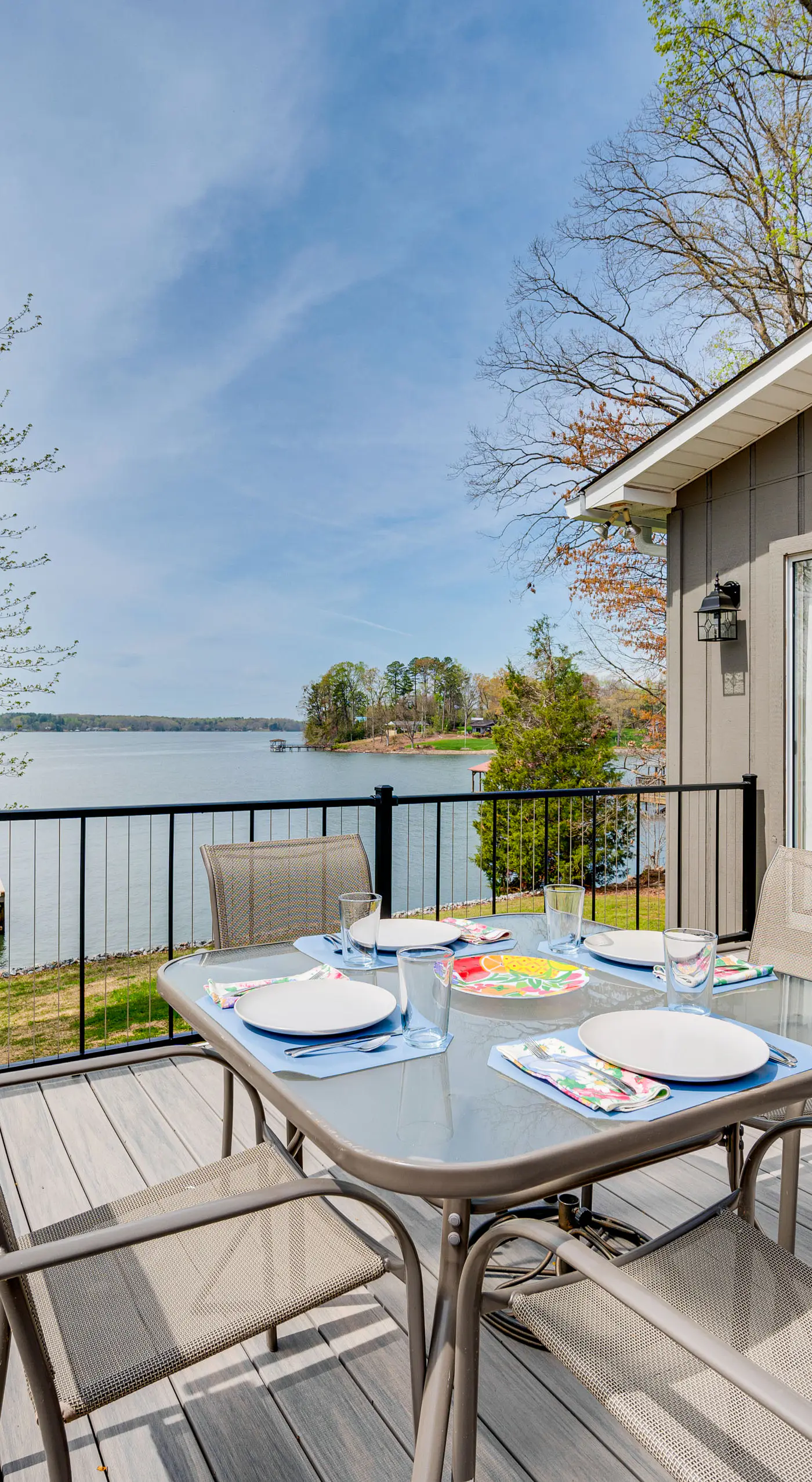 Lakefront Troutman House w/ Spectacular Sunsets!