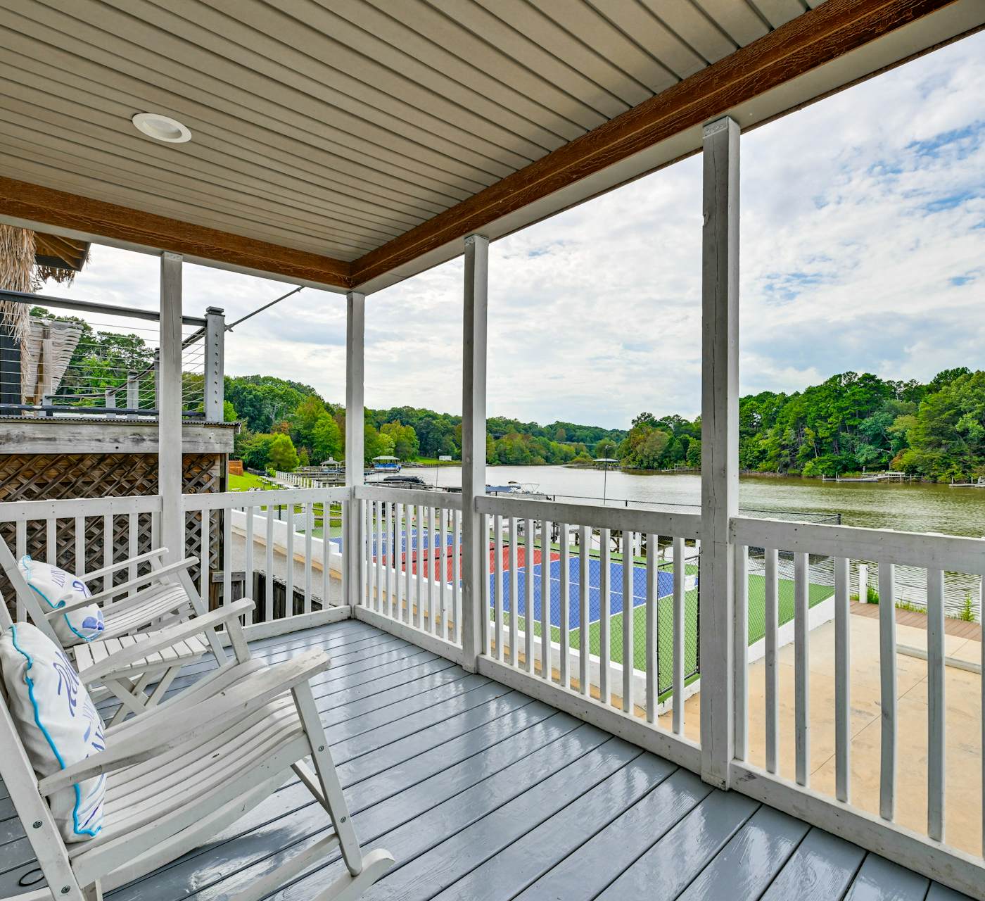 Waterfront Living & Resort Perks! Lake Norman Stay