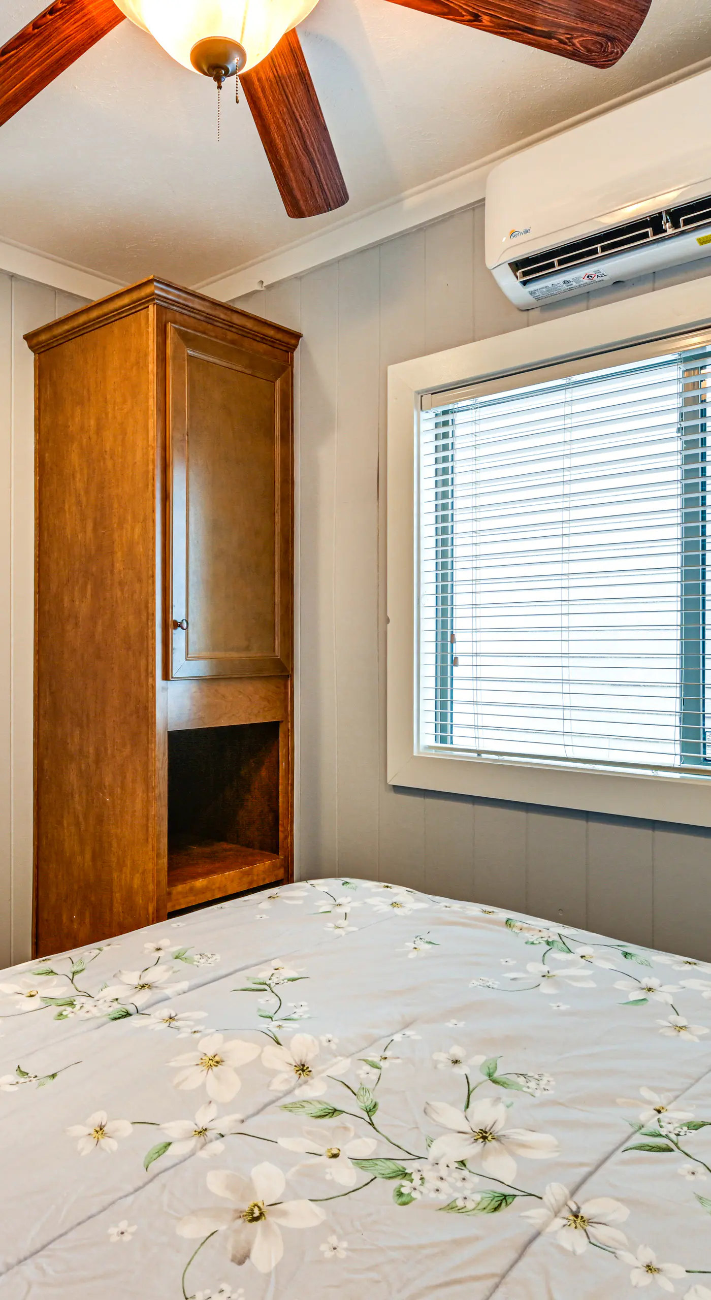 Waterfront Living & Resort Perks! Lake Norman Stay