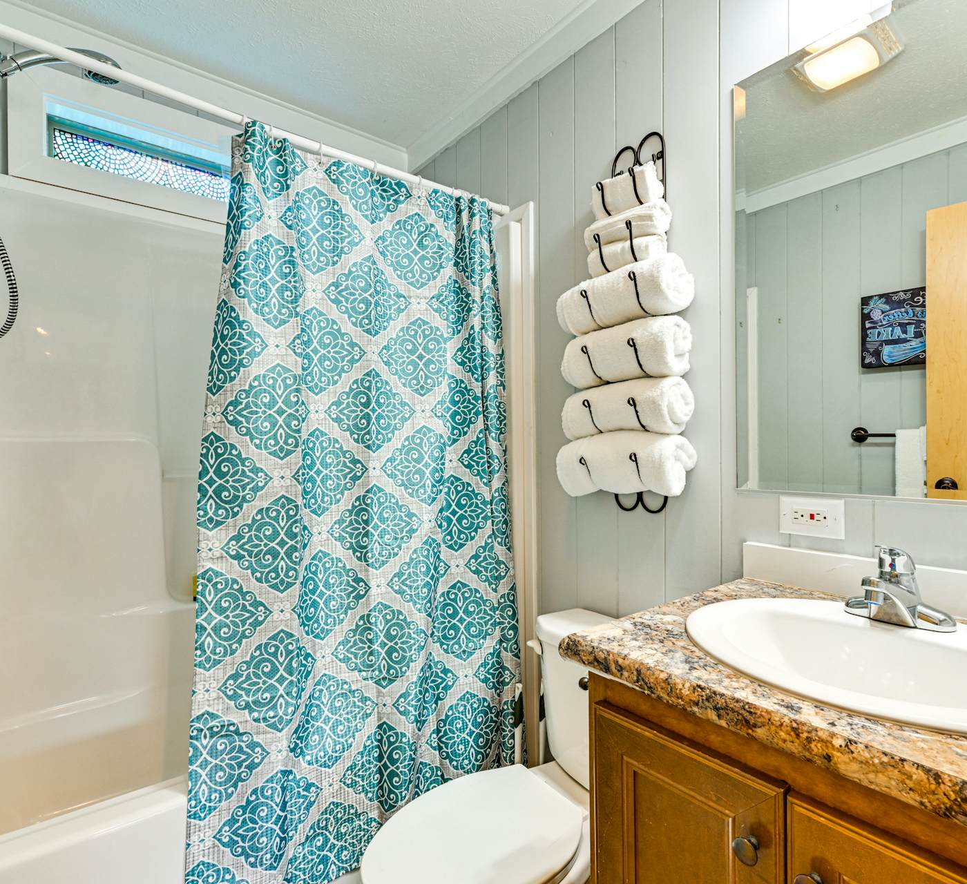 Waterfront Living & Resort Perks! Lake Norman Stay