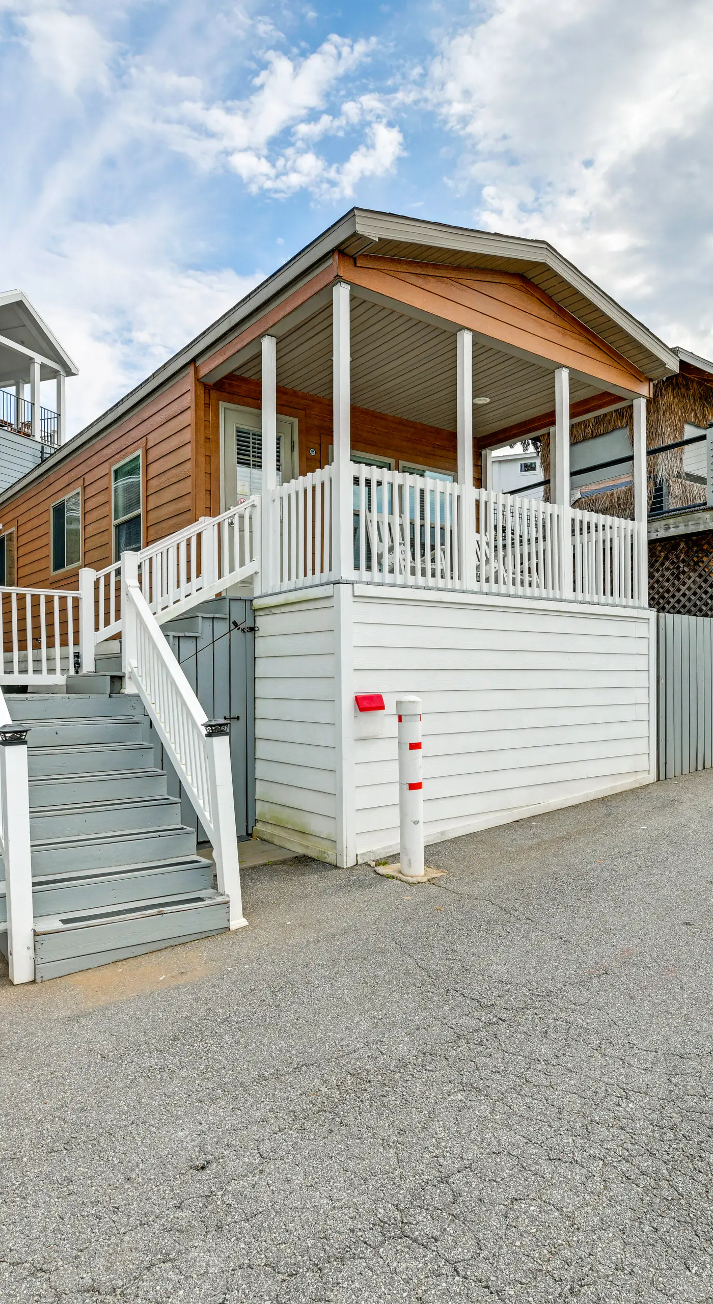 Waterfront Living & Resort Perks! Lake Norman Stay