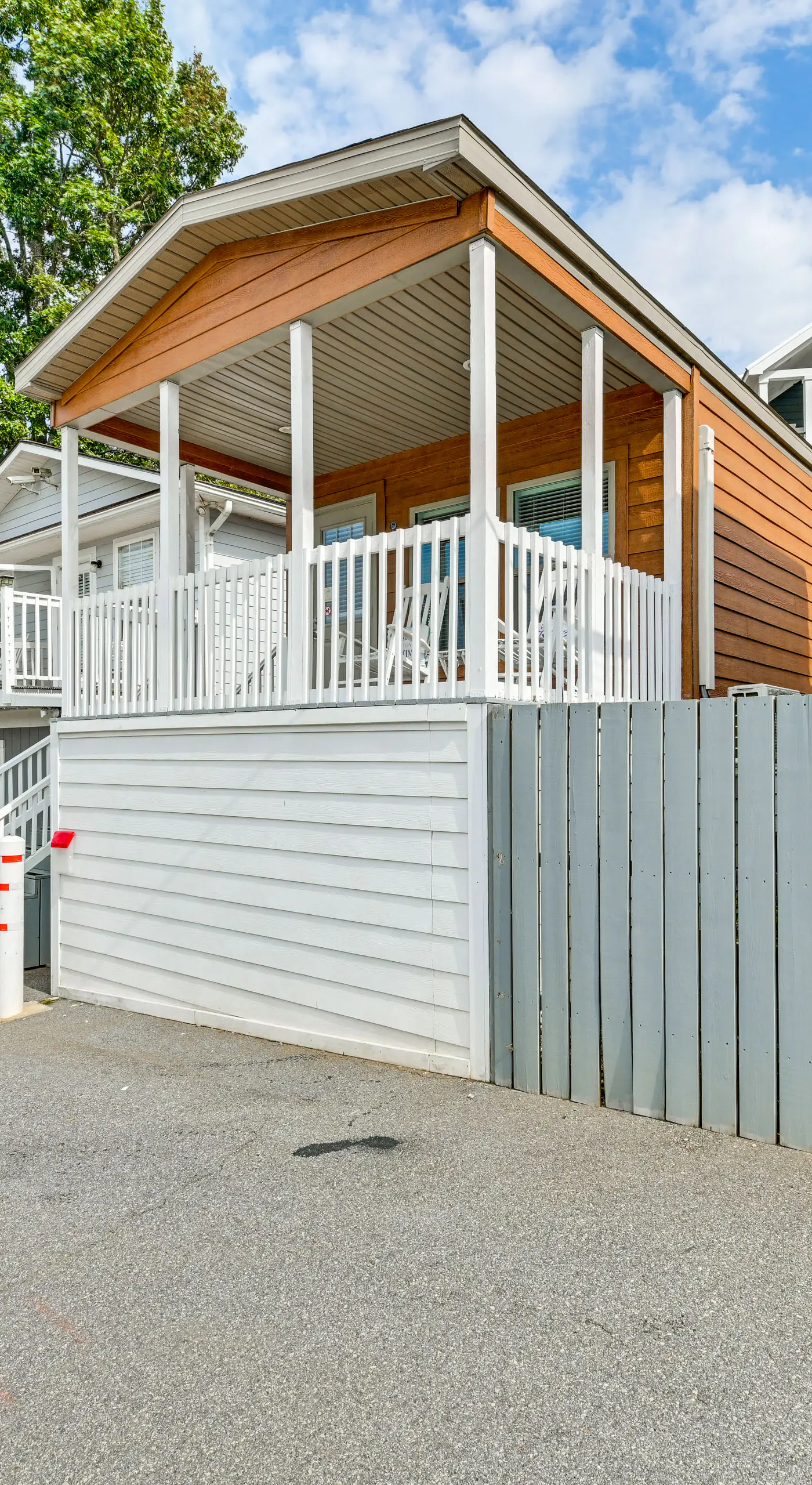 Waterfront Living & Resort Perks! Lake Norman Stay