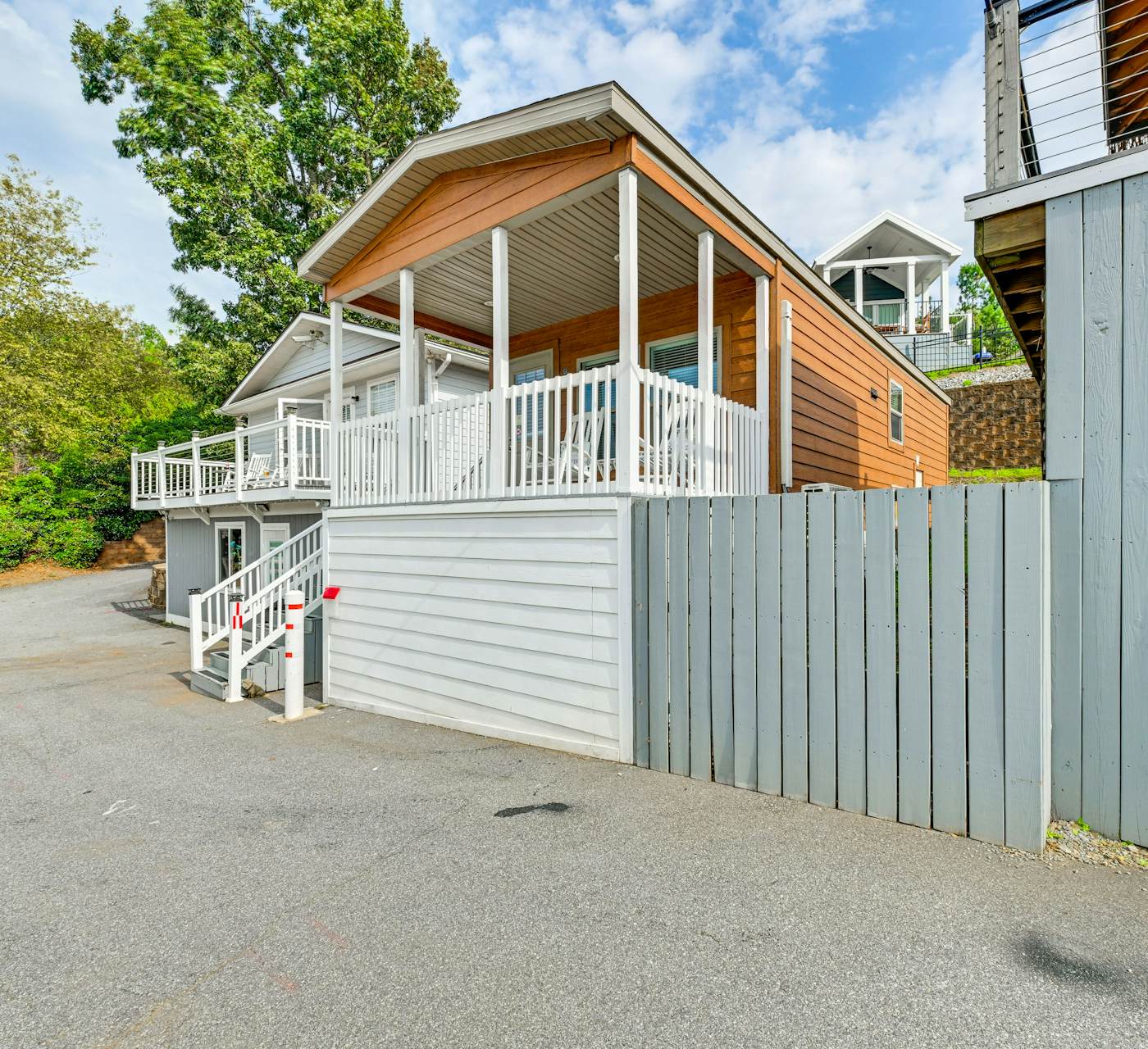Waterfront Living & Resort Perks! Lake Norman Stay