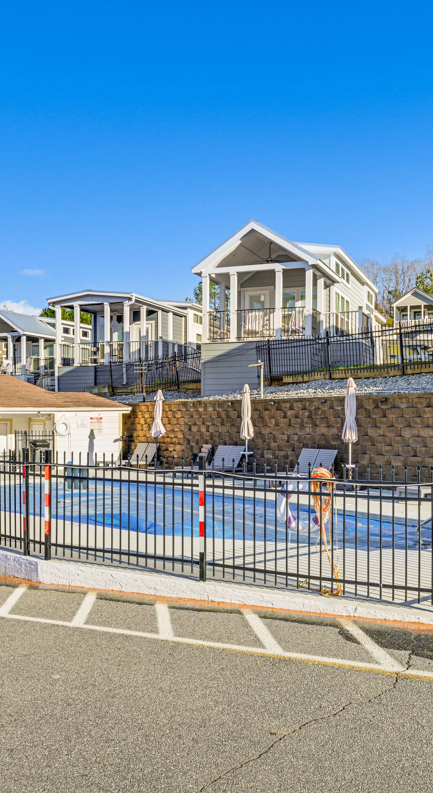 Waterfront Living & Resort Perks! Lake Norman Stay