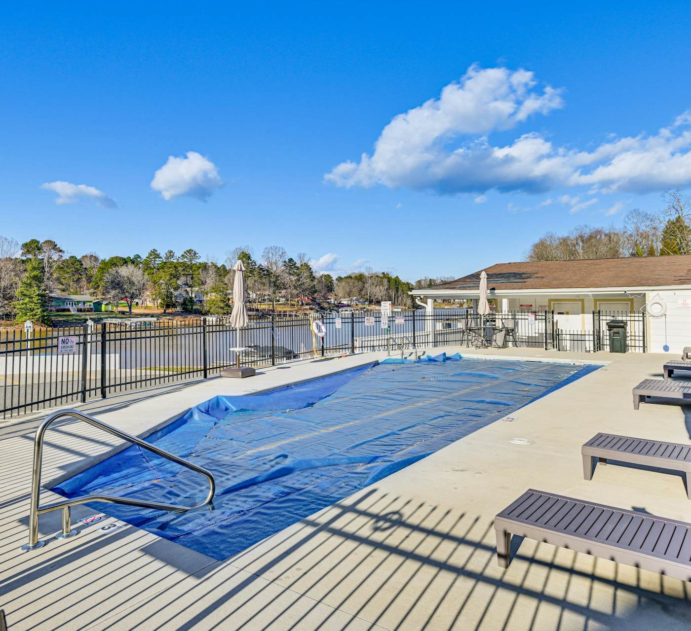 Waterfront Living & Resort Perks! Lake Norman Stay