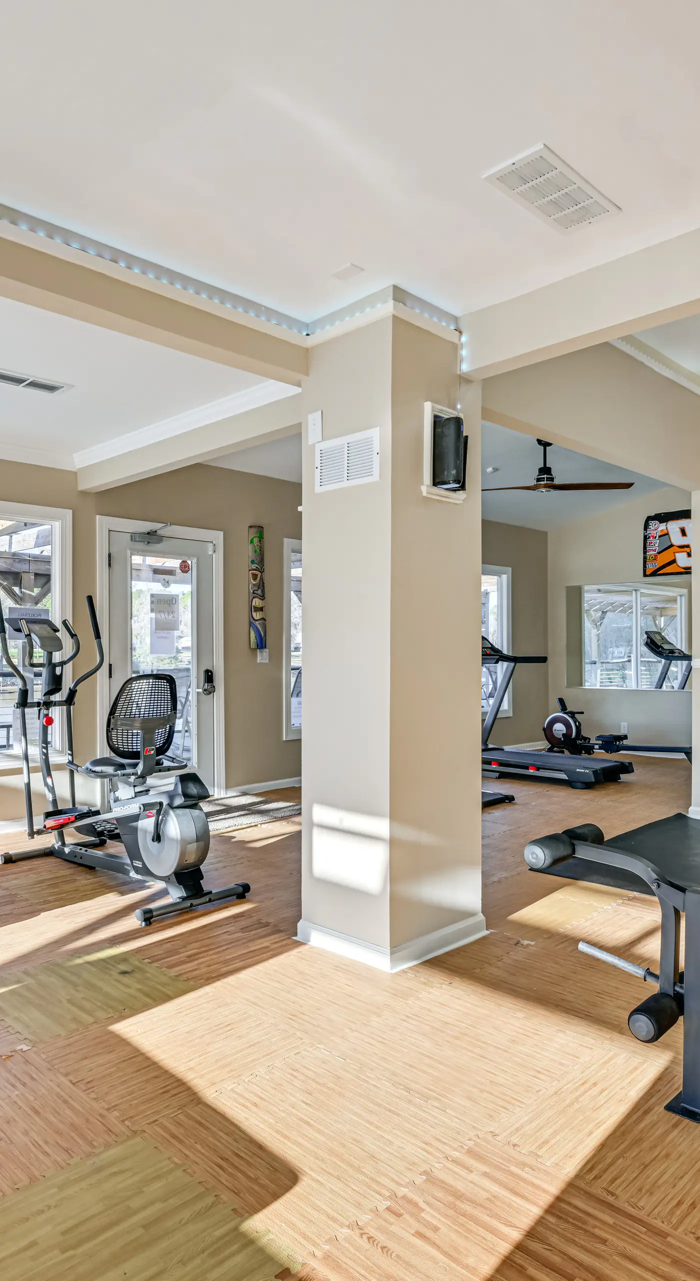 Waterfront Living & Resort Perks! Lake Norman Stay