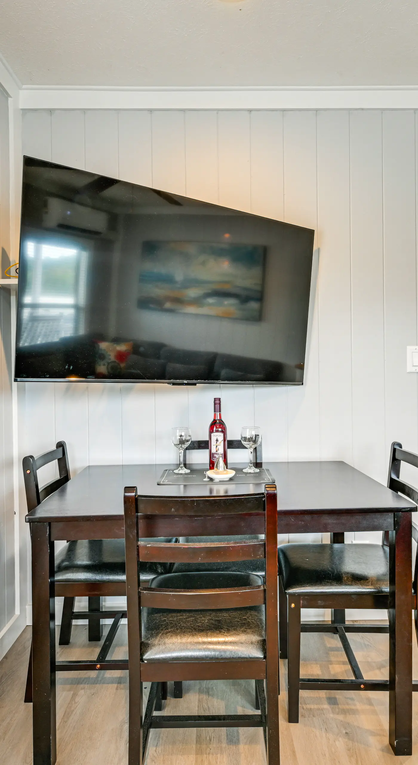 Waterfront Living & Resort Perks! Lake Norman Stay