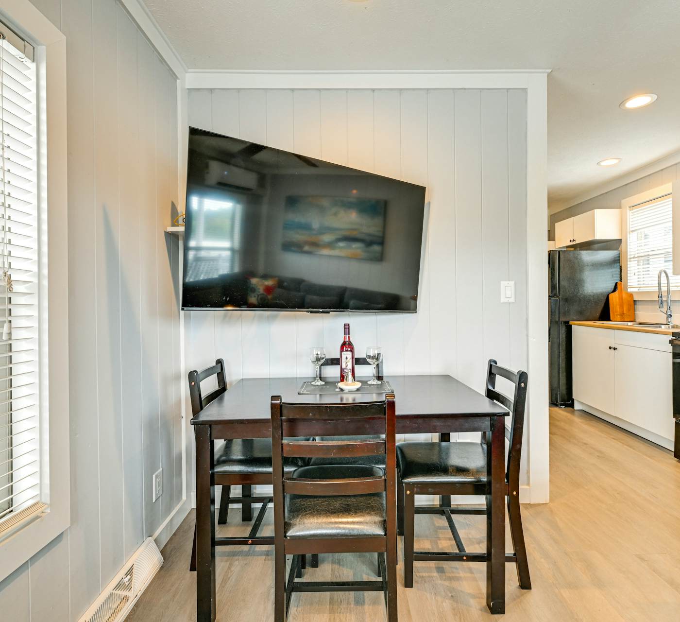 Waterfront Living & Resort Perks! Lake Norman Stay