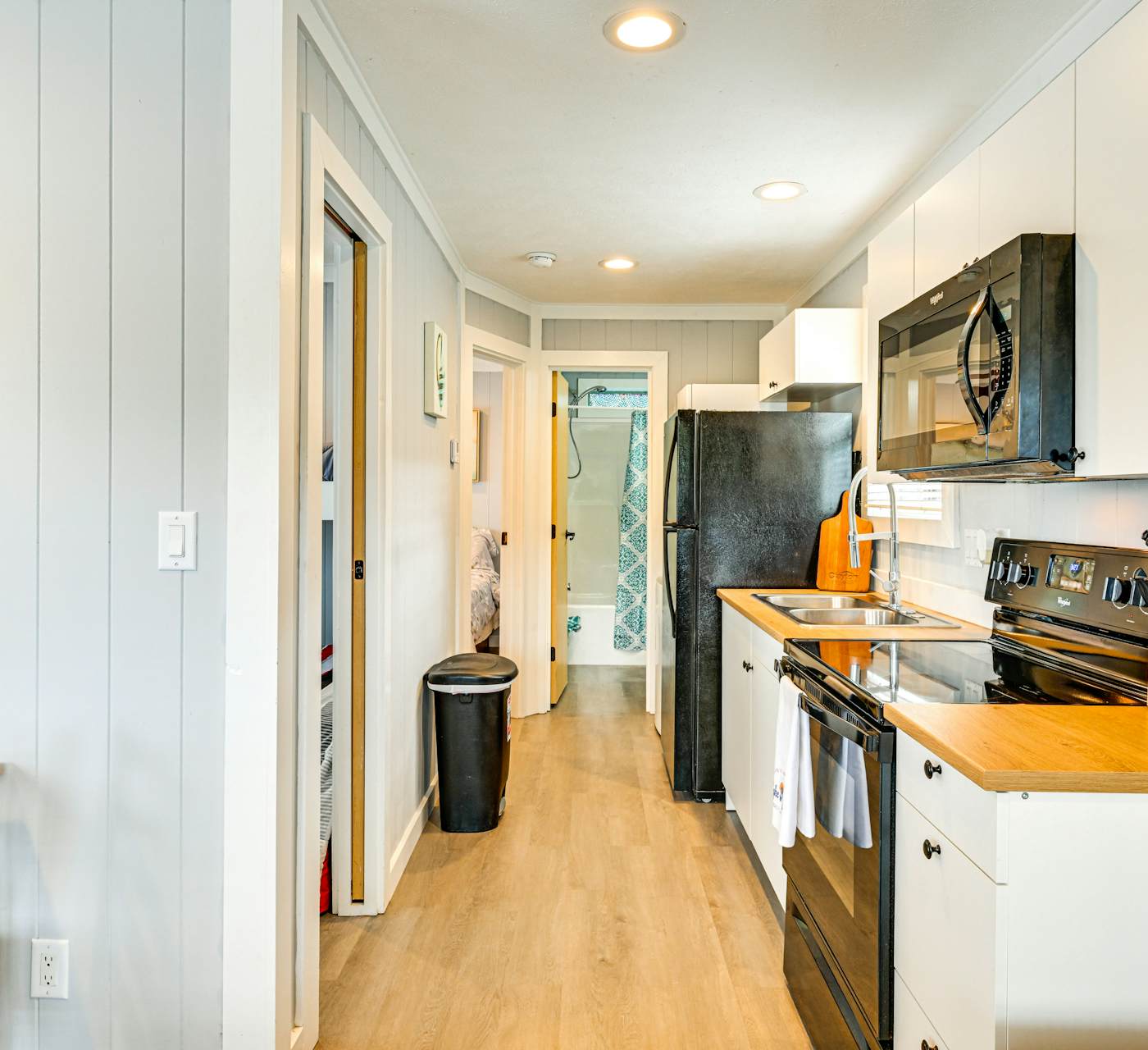 Waterfront Living & Resort Perks! Lake Norman Stay