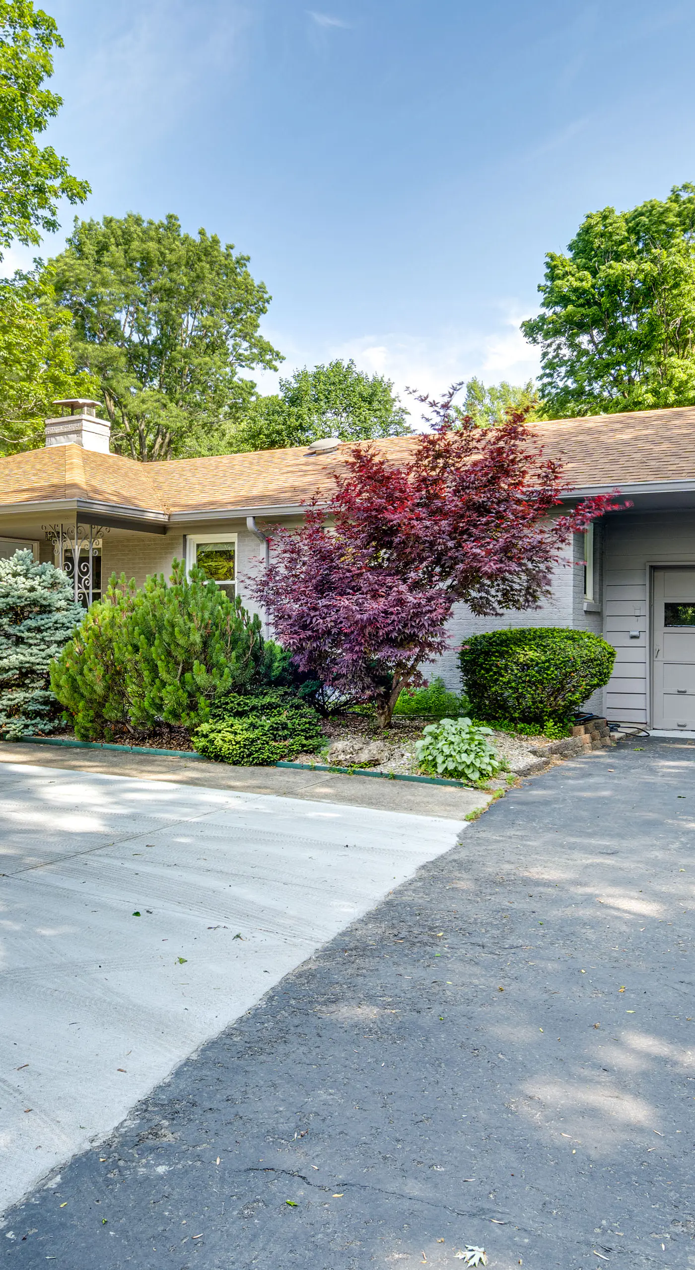 Tree-Lined Indianapolis Home ~ 10 Mi to Downtown!