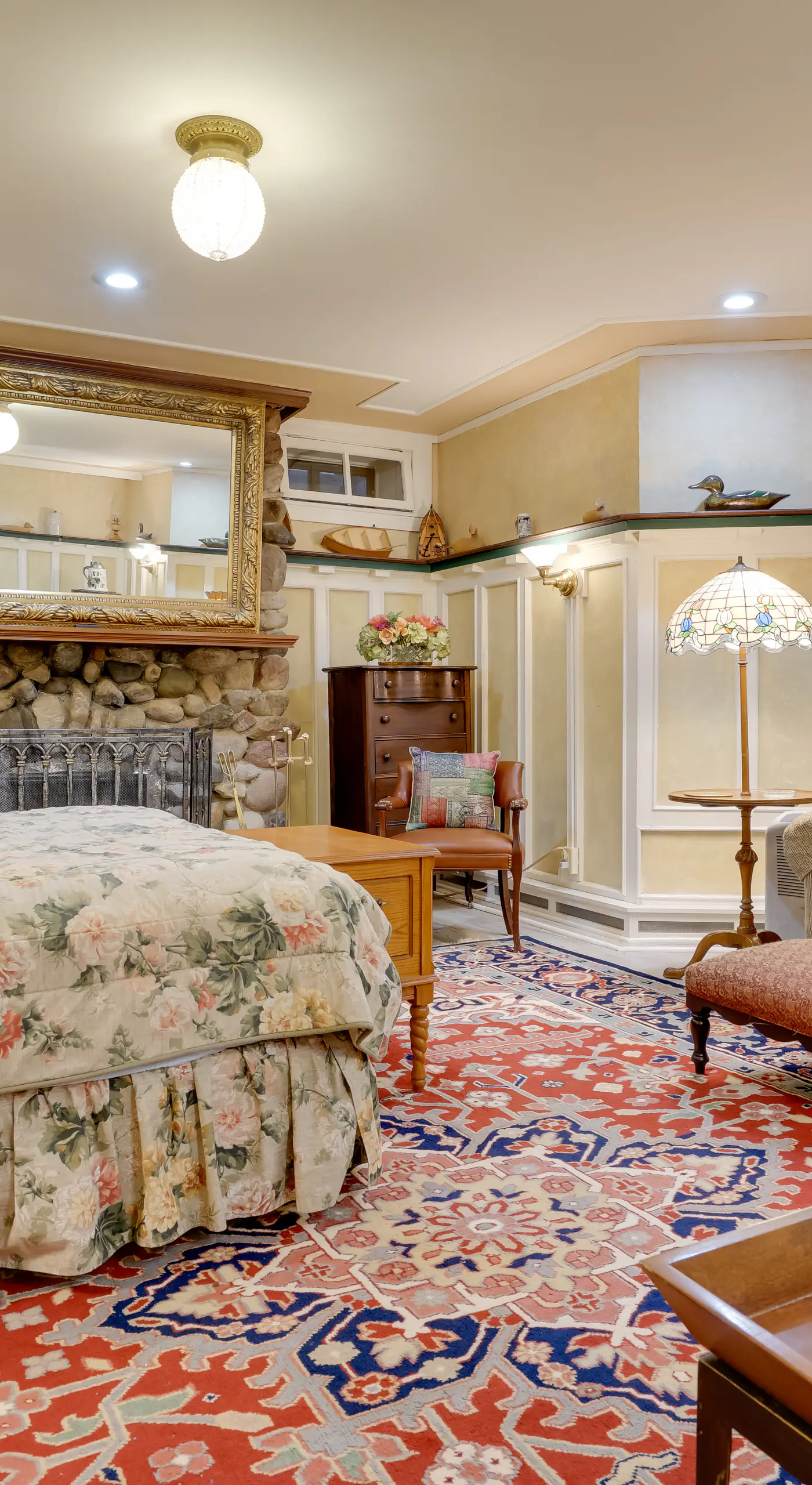 2 Mi to Dtwn Minneapolis: Lowry Hill Apt w/ Patio