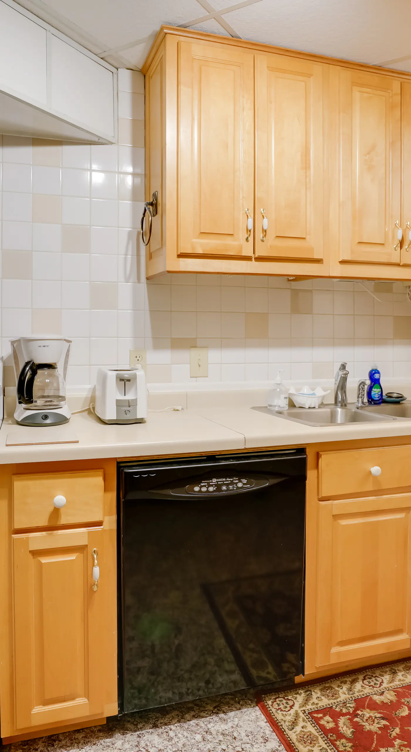 2 Mi to Dtwn Minneapolis: Lowry Hill Apt w/ Patio