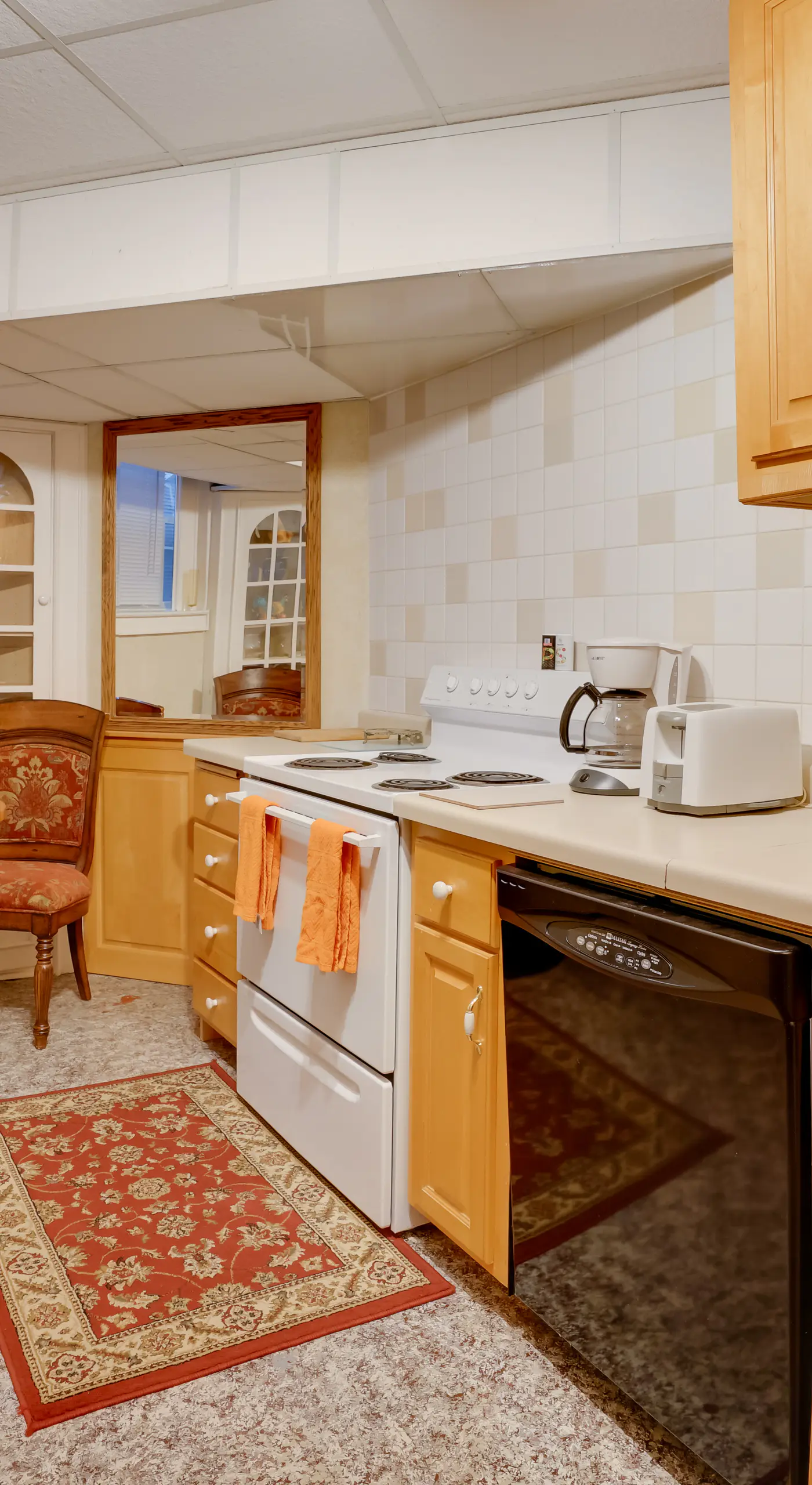 2 Mi to Dtwn Minneapolis: Lowry Hill Apt w/ Patio