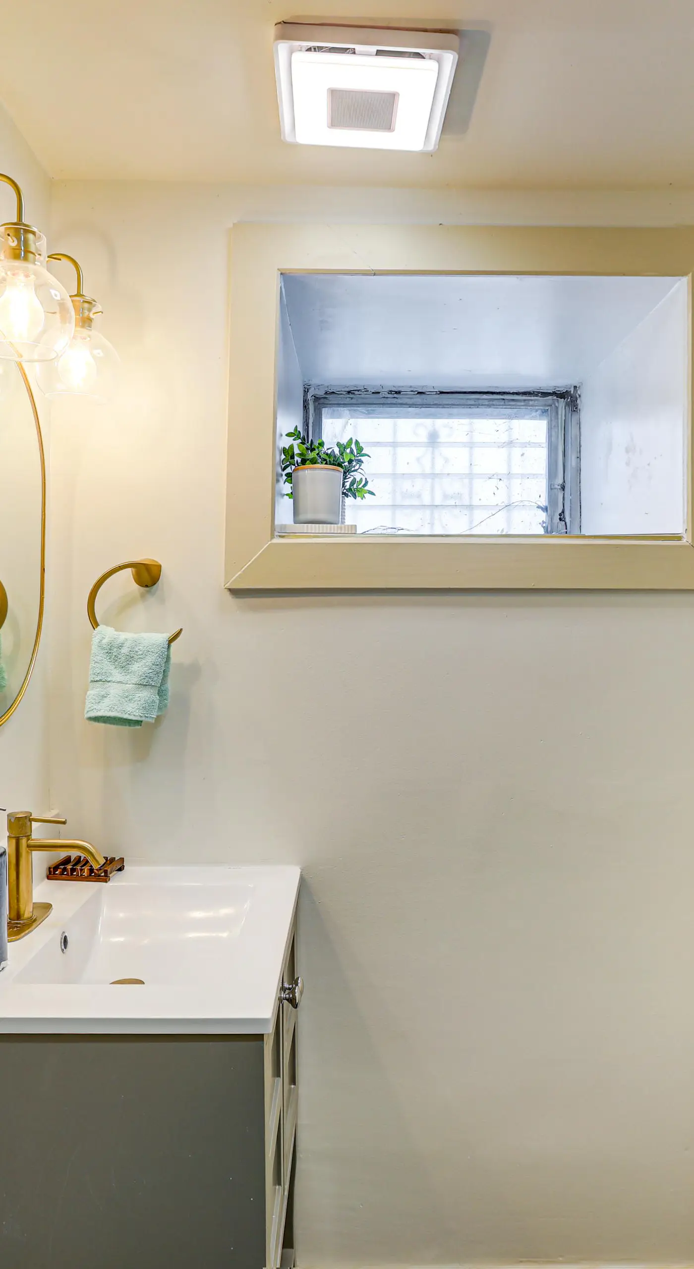 Walk to Public Transit: Family Home in Mount Airy!