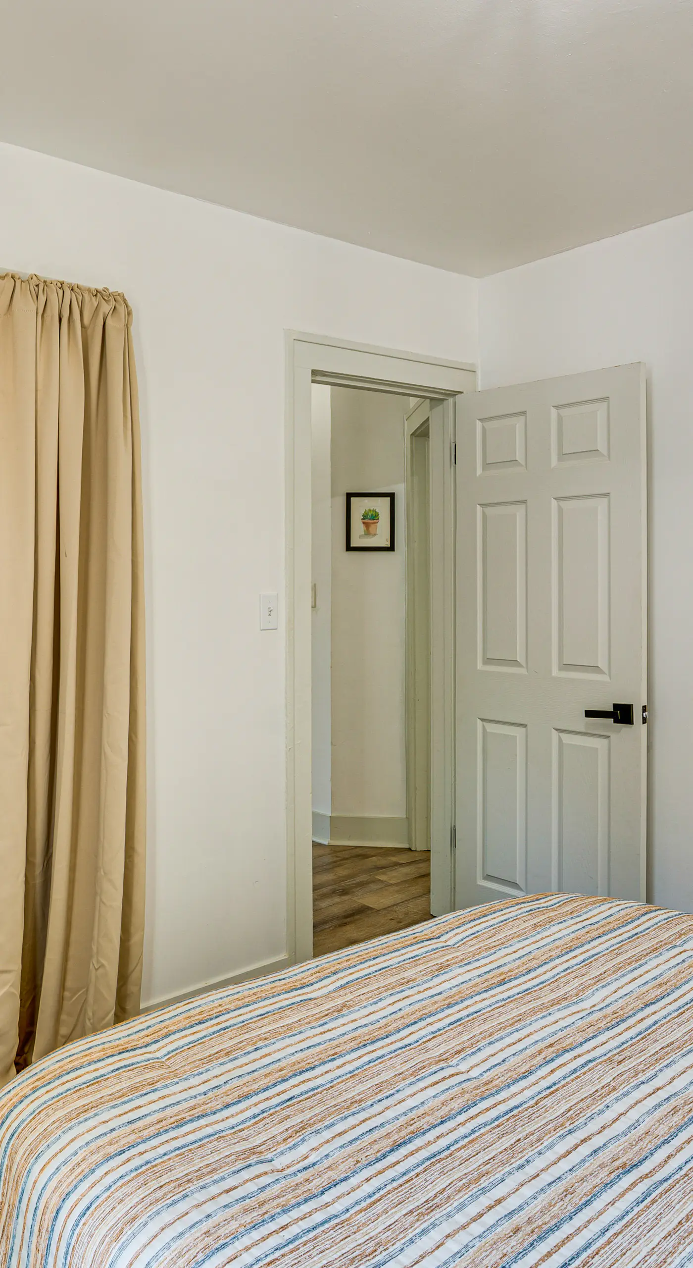 Private Porch! Charming Stay 6 Mi to Arrowhead
