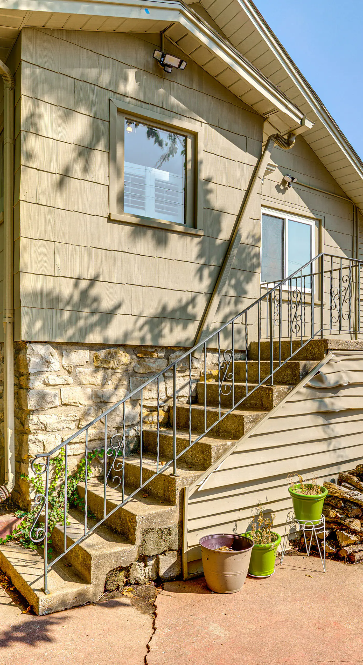 Private Porch! Charming Stay 6 Mi to Arrowhead