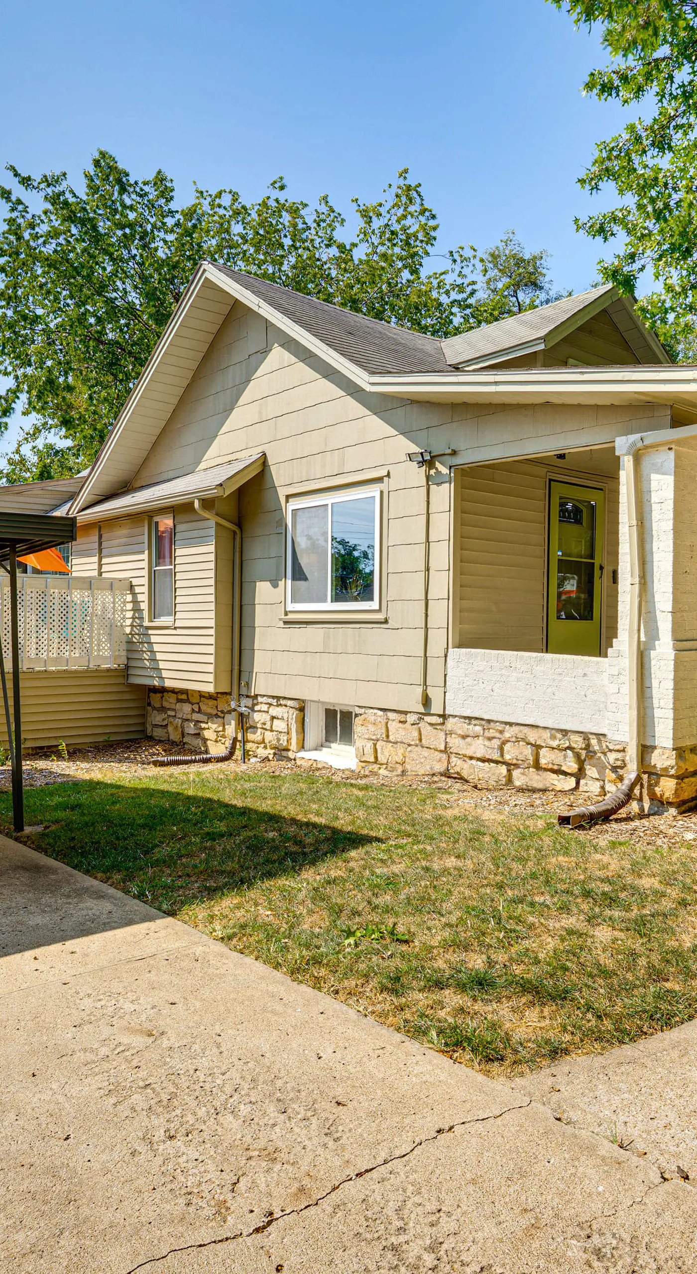 Private Porch! Charming Stay 6 Mi to Arrowhead