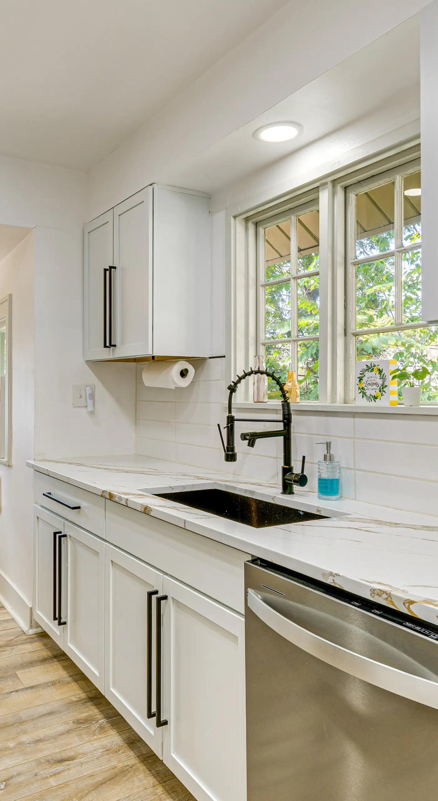 Private Porch! Charming Stay 6 Mi to Arrowhead