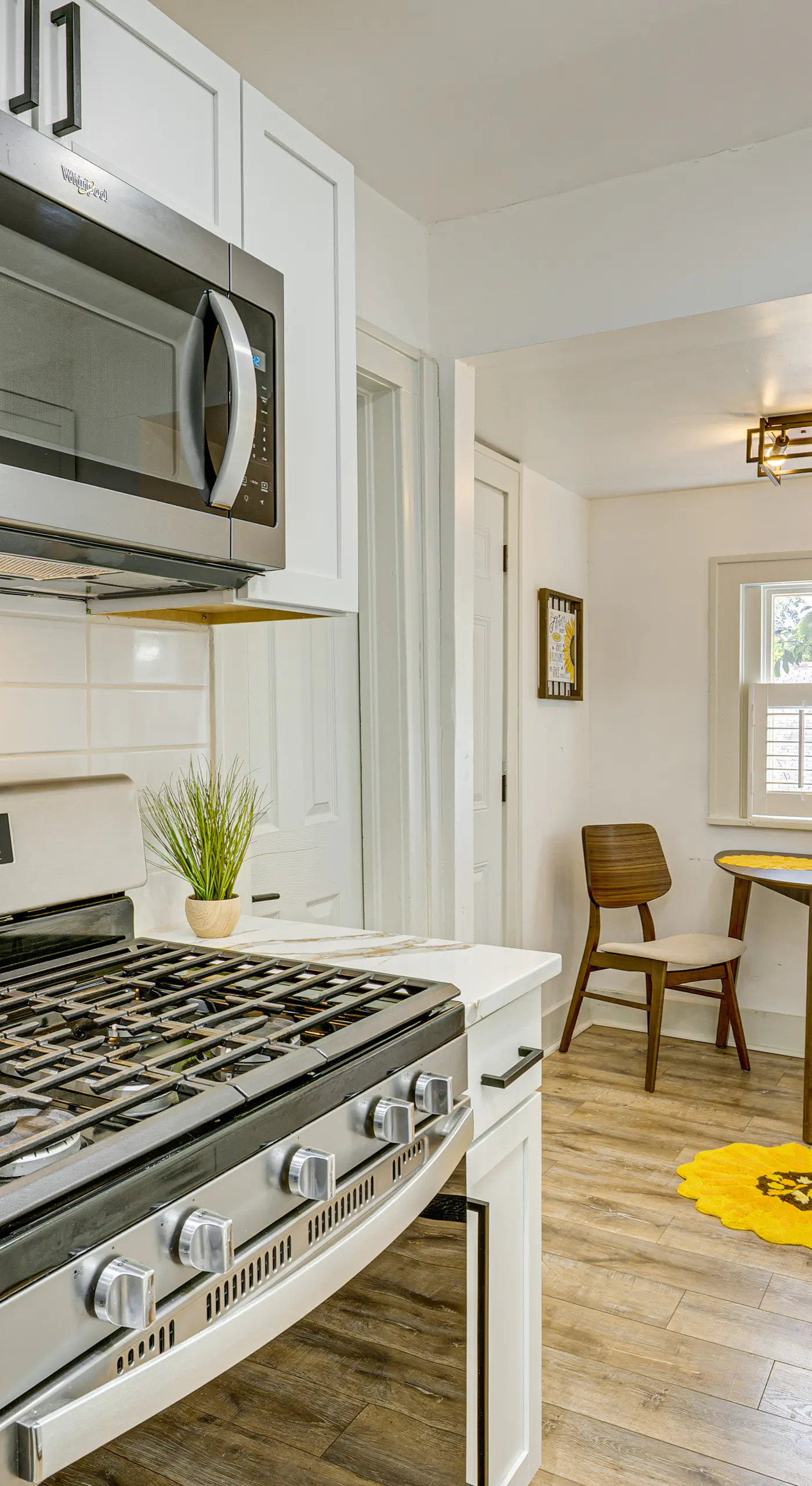 Private Porch! Charming Stay 6 Mi to Arrowhead