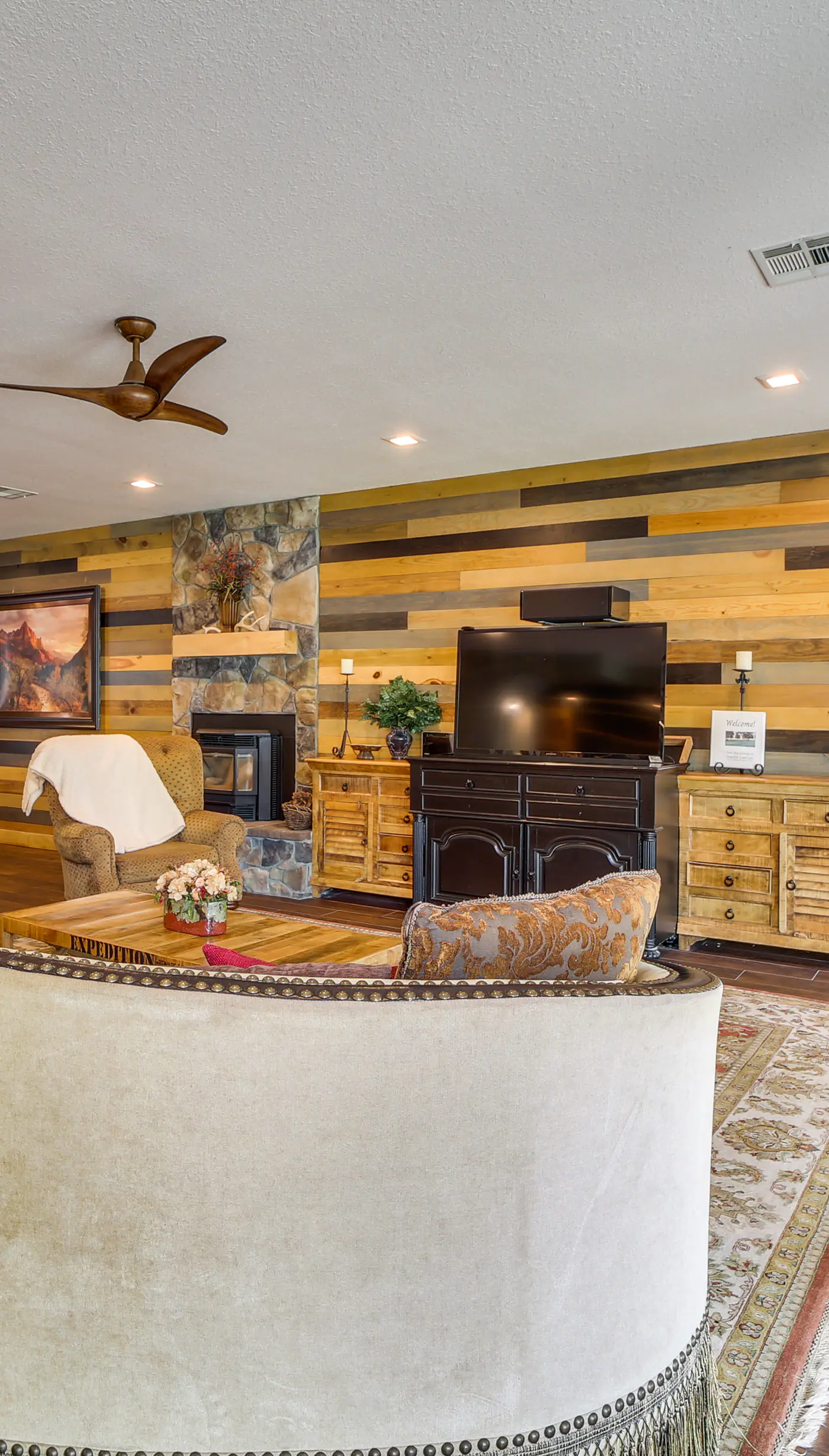 Hot Tub, Game Room & More! Lakefront Home in Afton