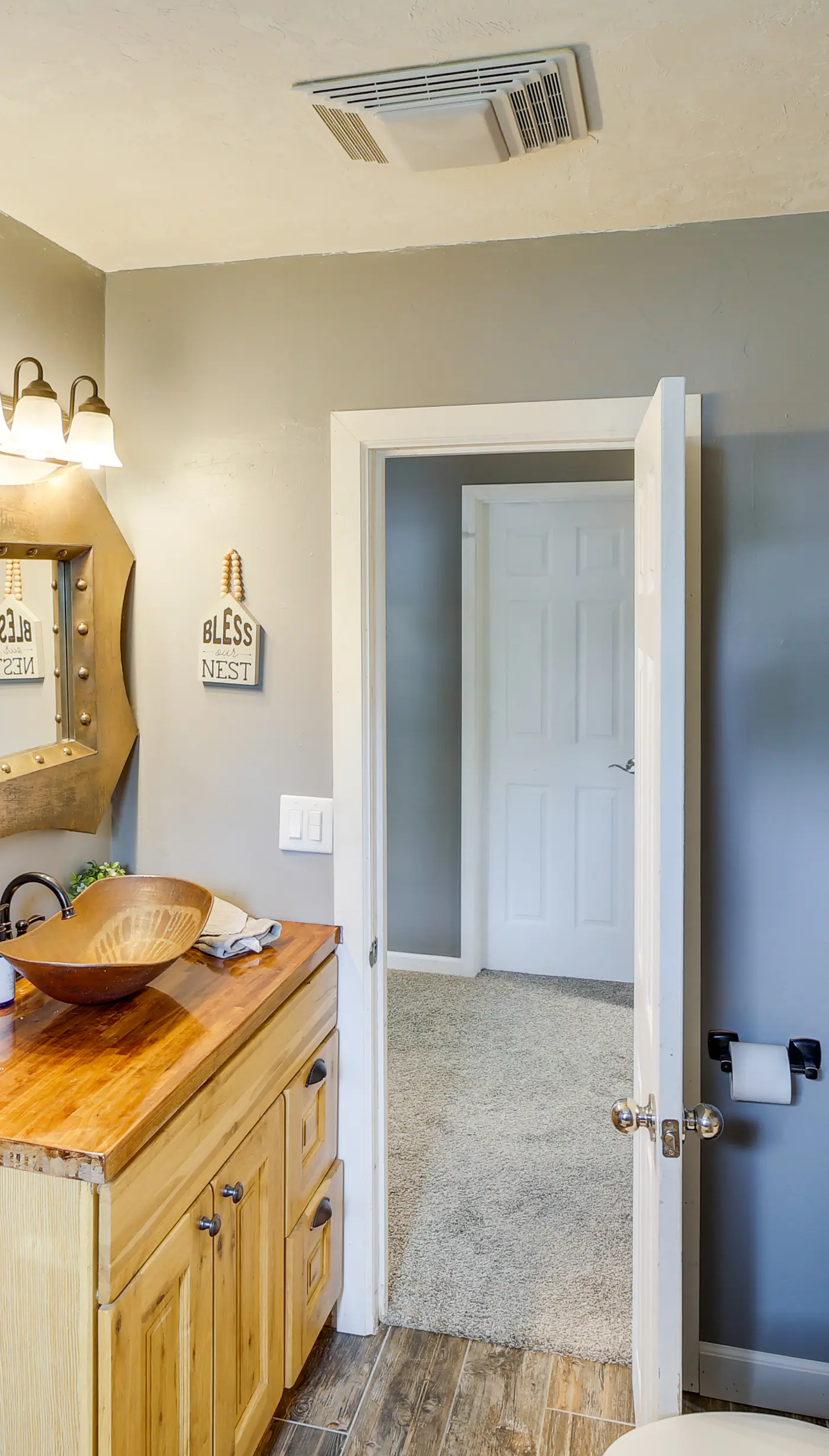 Hot Tub, Game Room & More! Lakefront Home in Afton