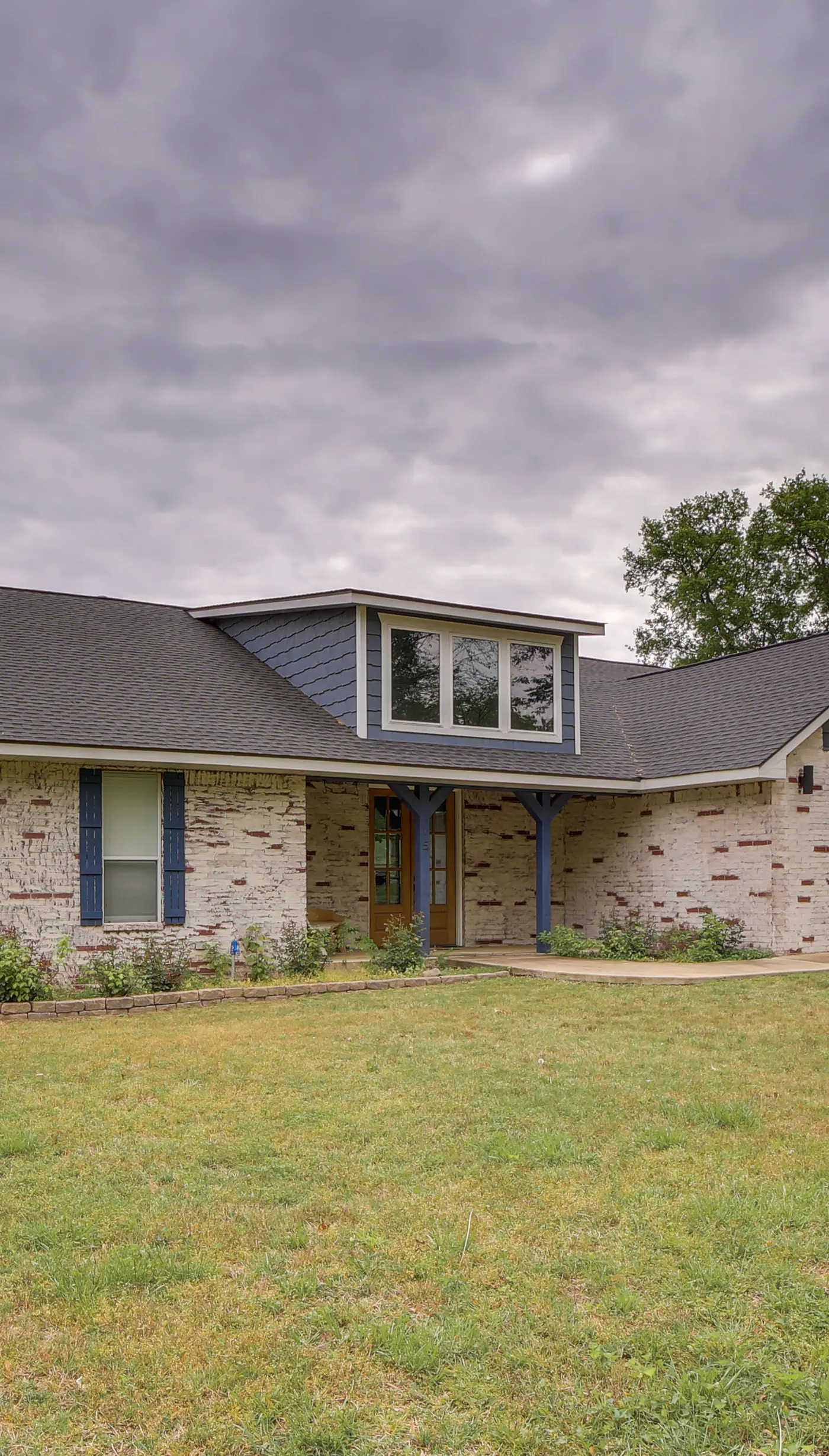 Hot Tub, Game Room & More! Lakefront Home in Afton