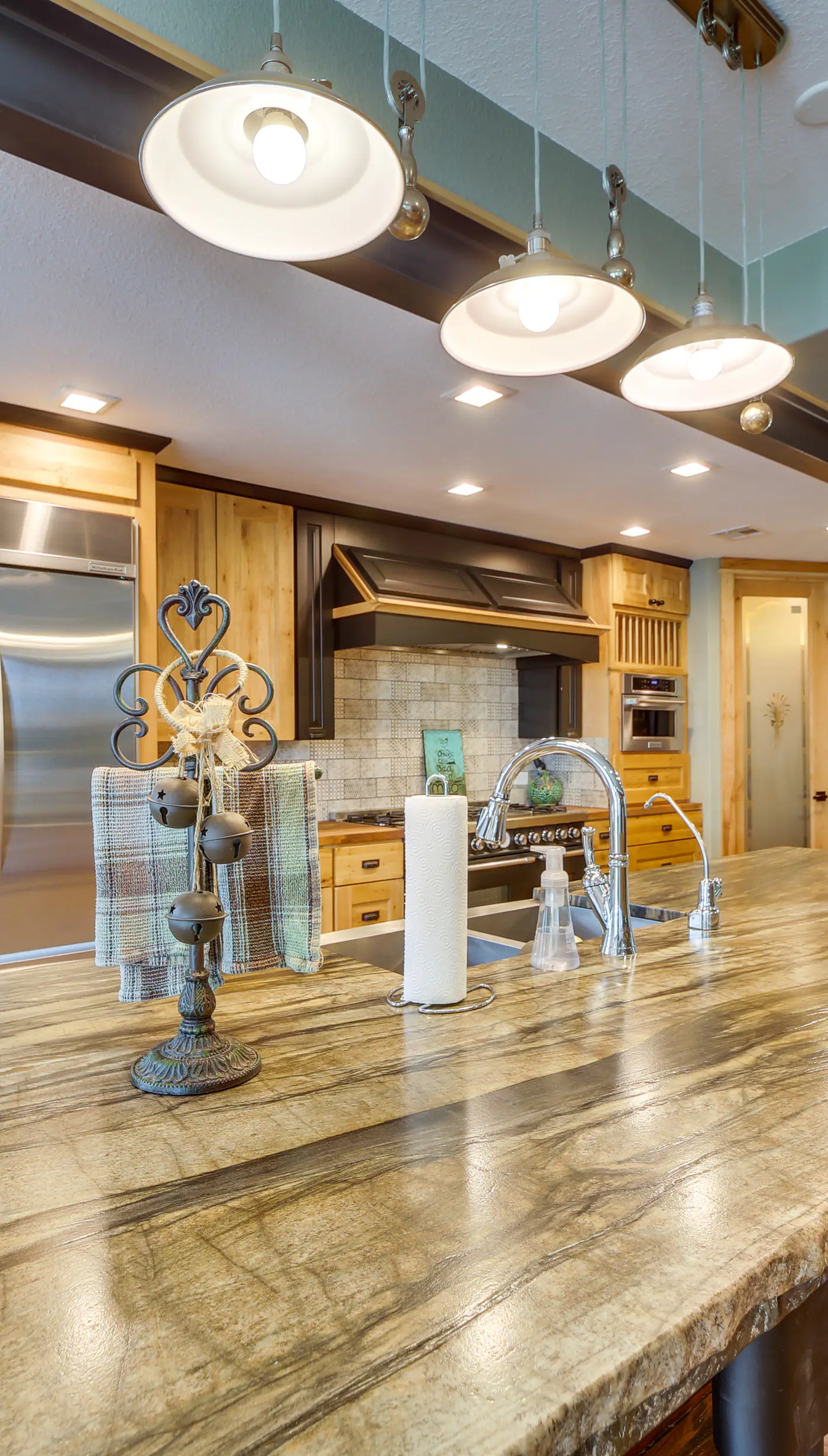 Hot Tub, Game Room & More! Lakefront Home in Afton