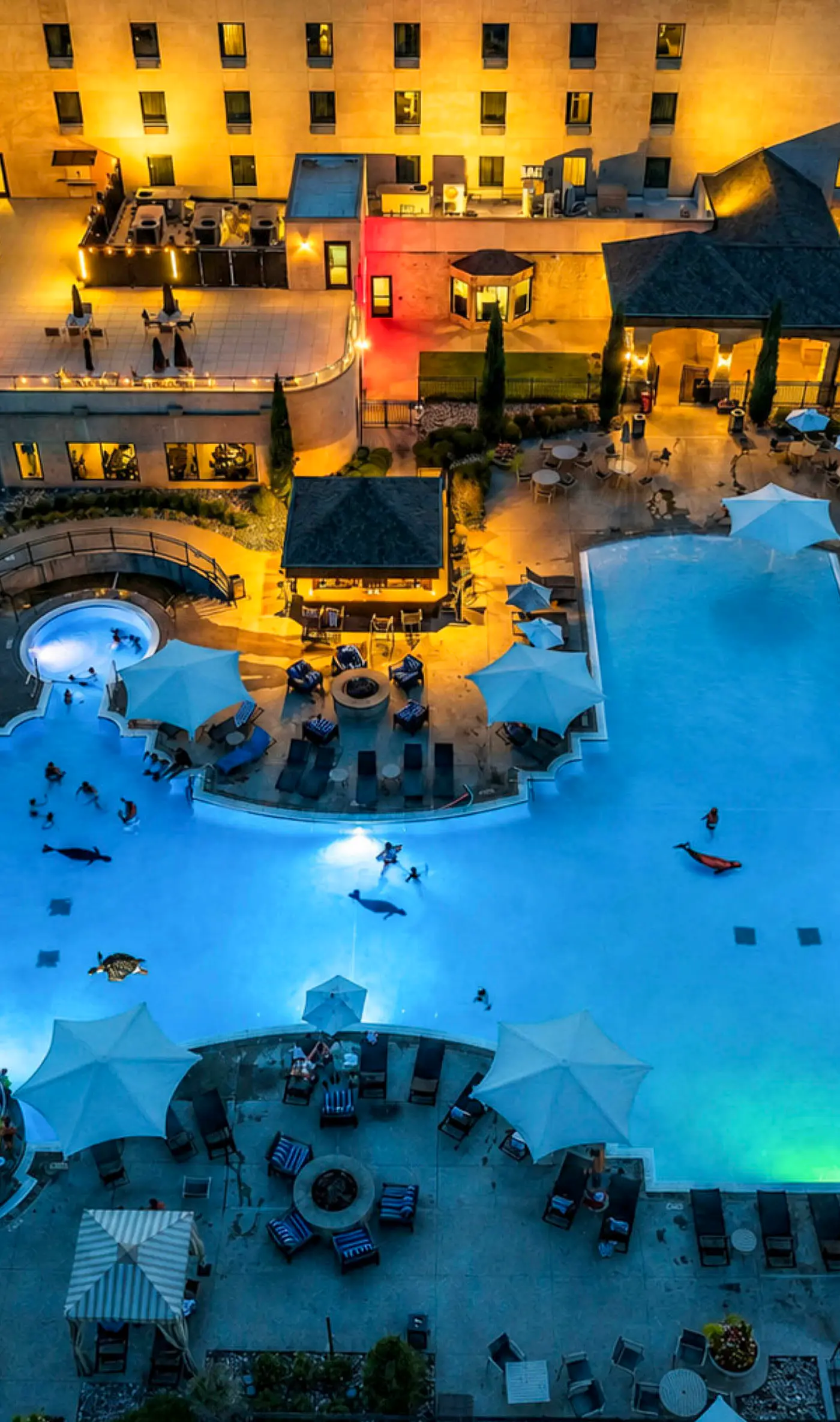 Hot Tub + Game Room! Luxe Monkey Island Escape