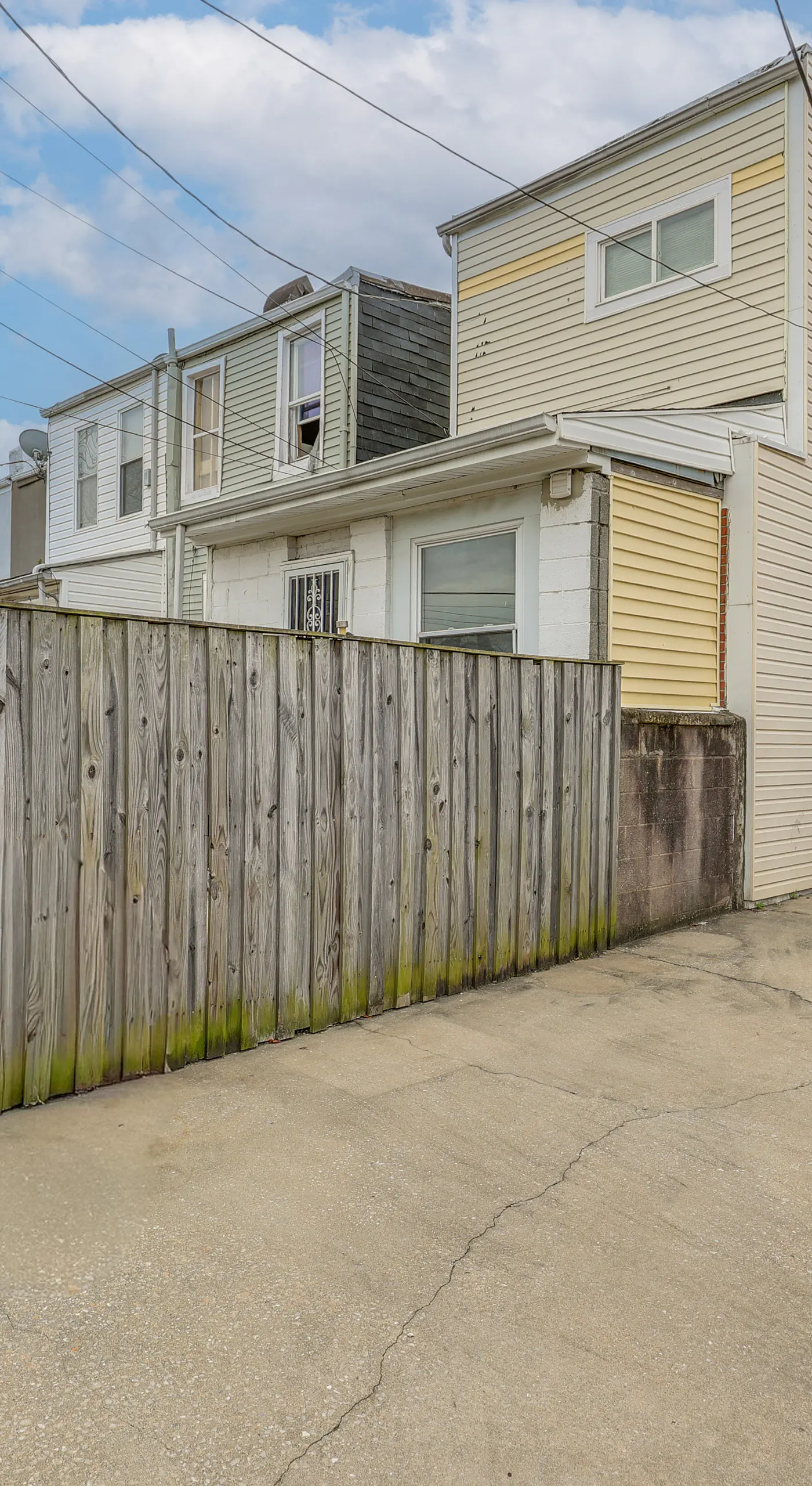 Pet-Friendly 3BR Rowhouse: Walk to Patterson Park!