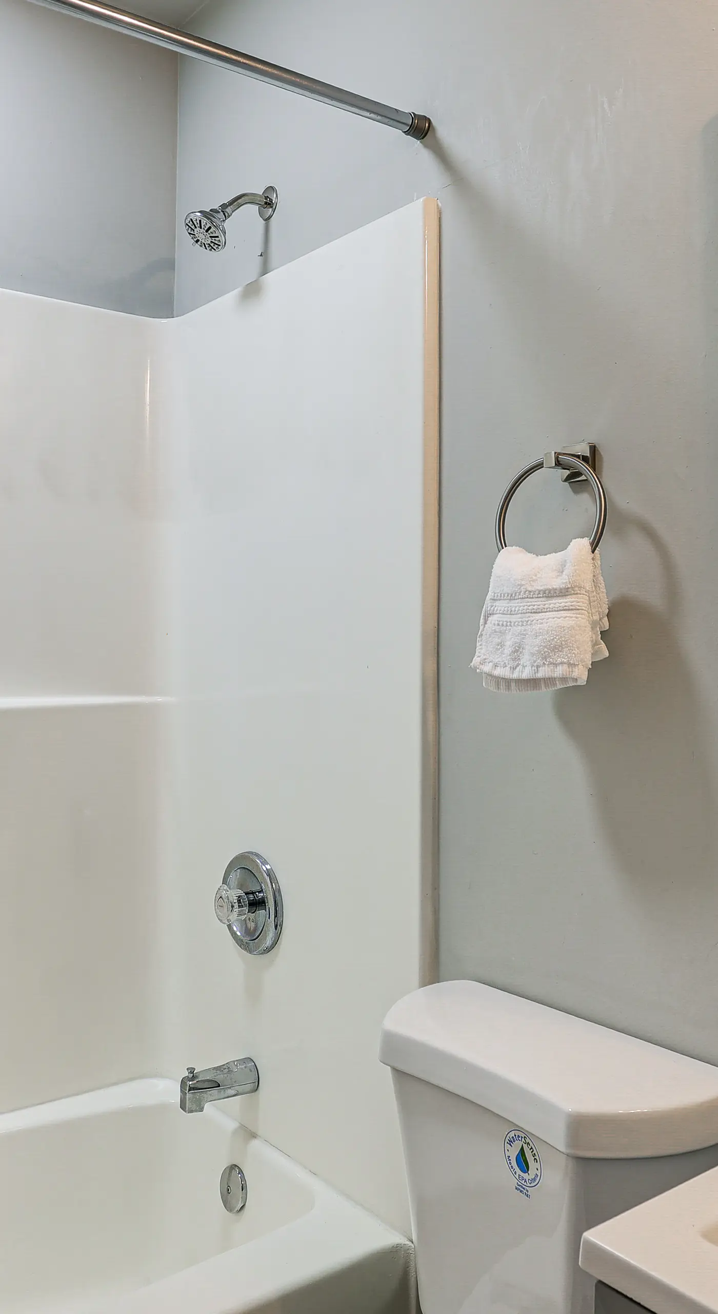 Pet-Friendly 3BR Rowhouse: Walk to Patterson Park!