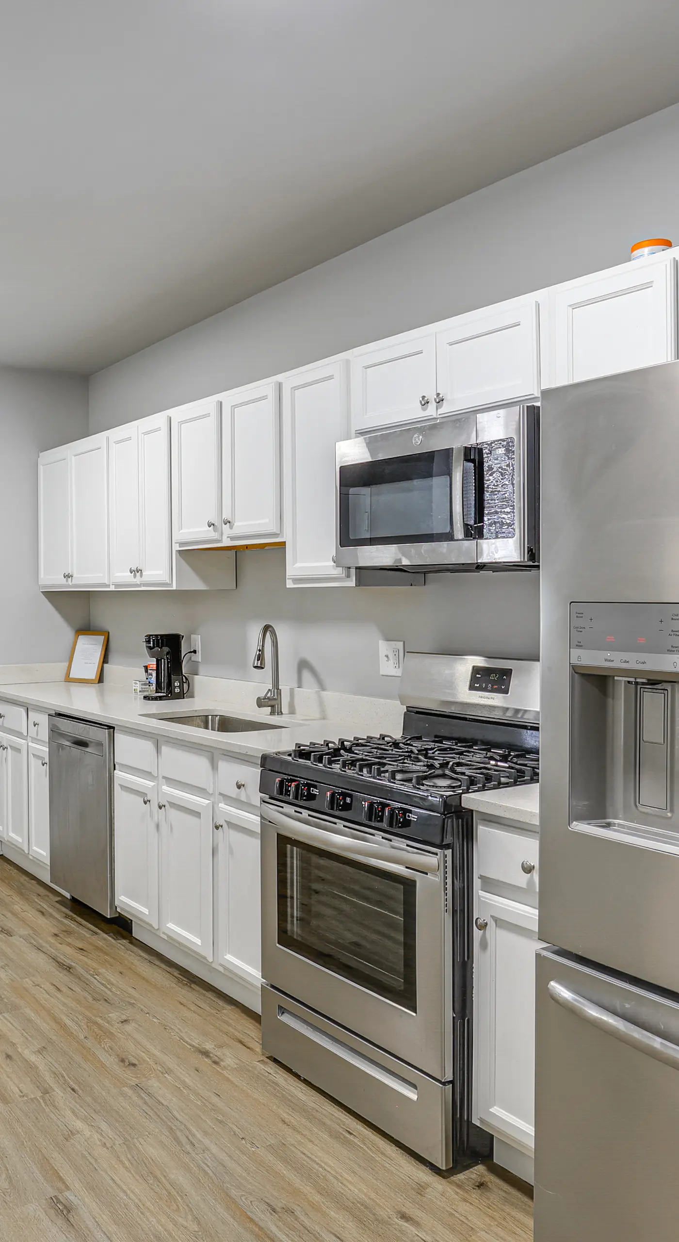 Pet-Friendly 3BR Rowhouse: Walk to Patterson Park!