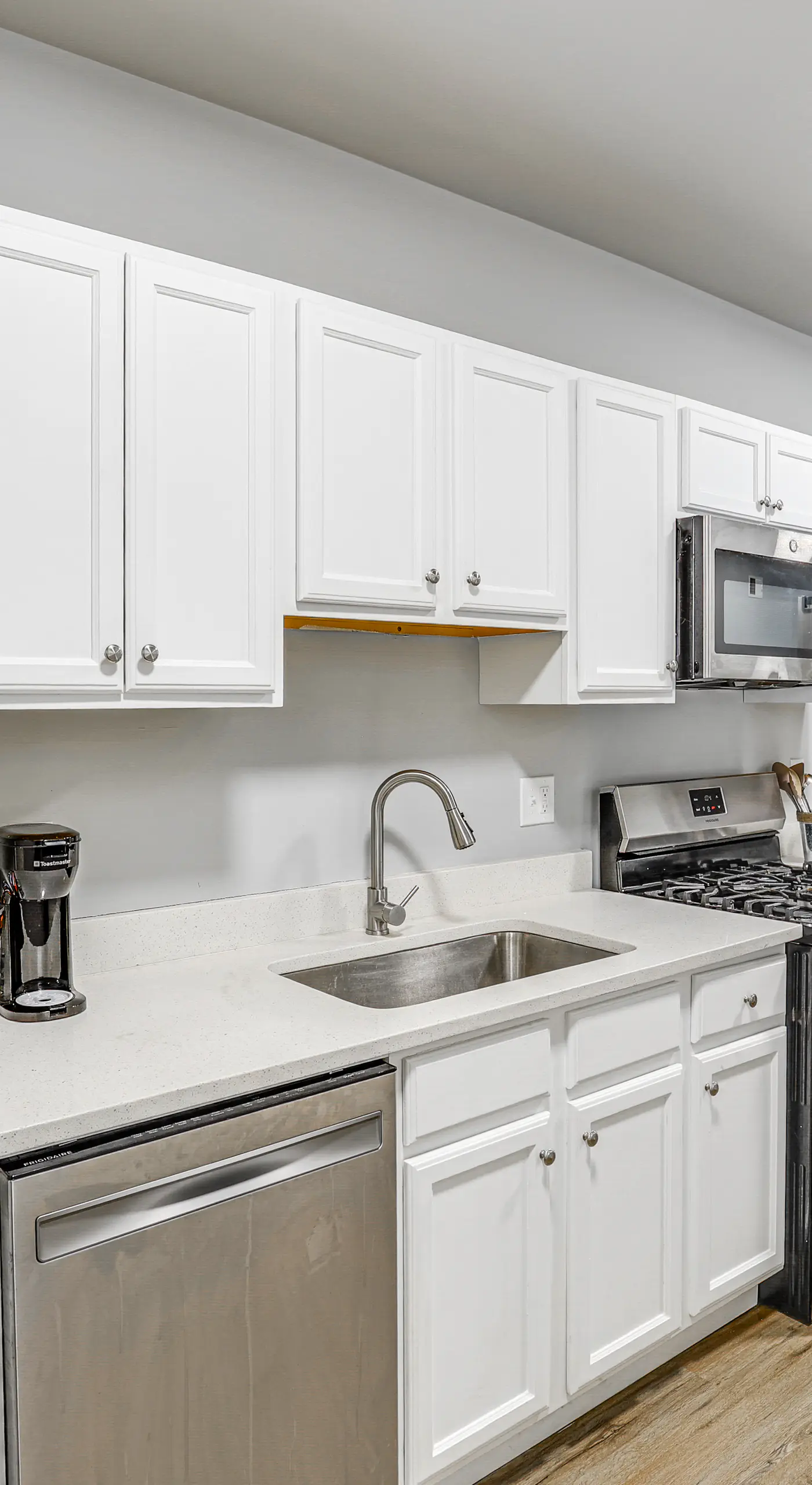 Pet-Friendly 3BR Rowhouse: Walk to Patterson Park!
